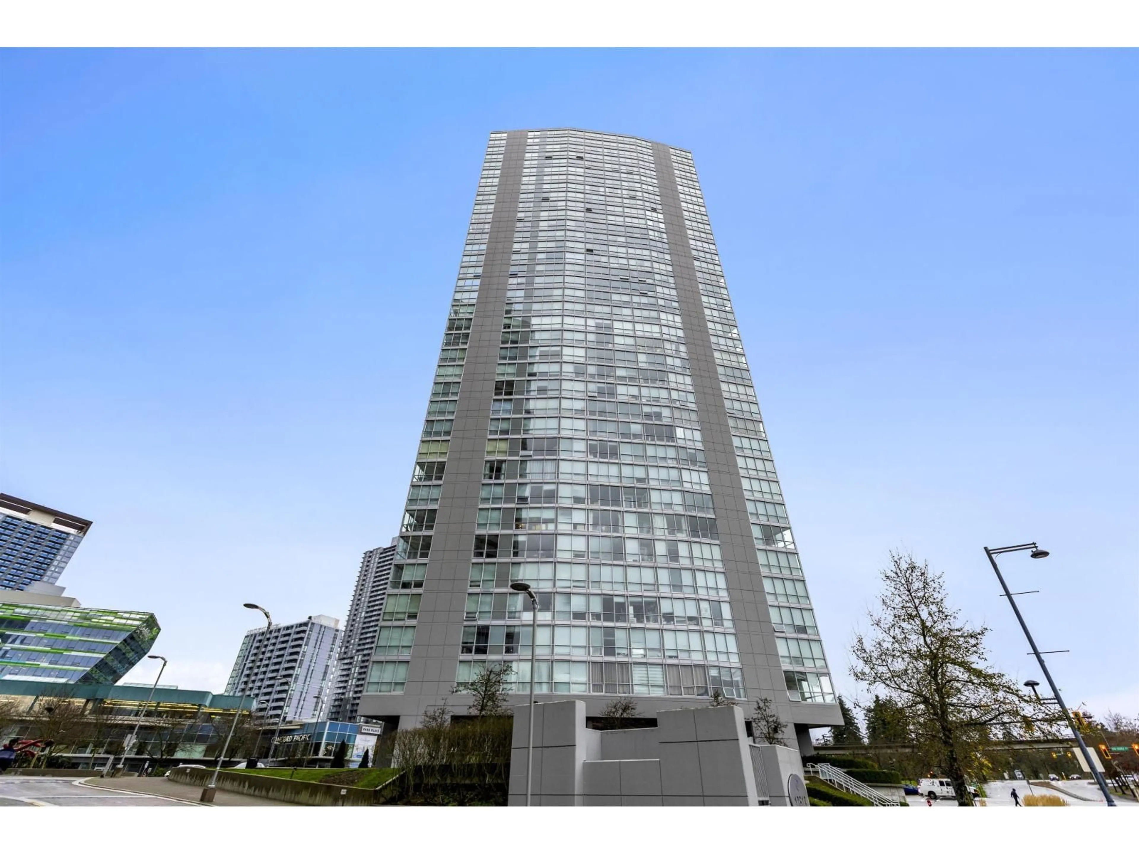 Indoor foyer for 3001 - 13618 100 AVENUE, Surrey British Columbia V3T0A8