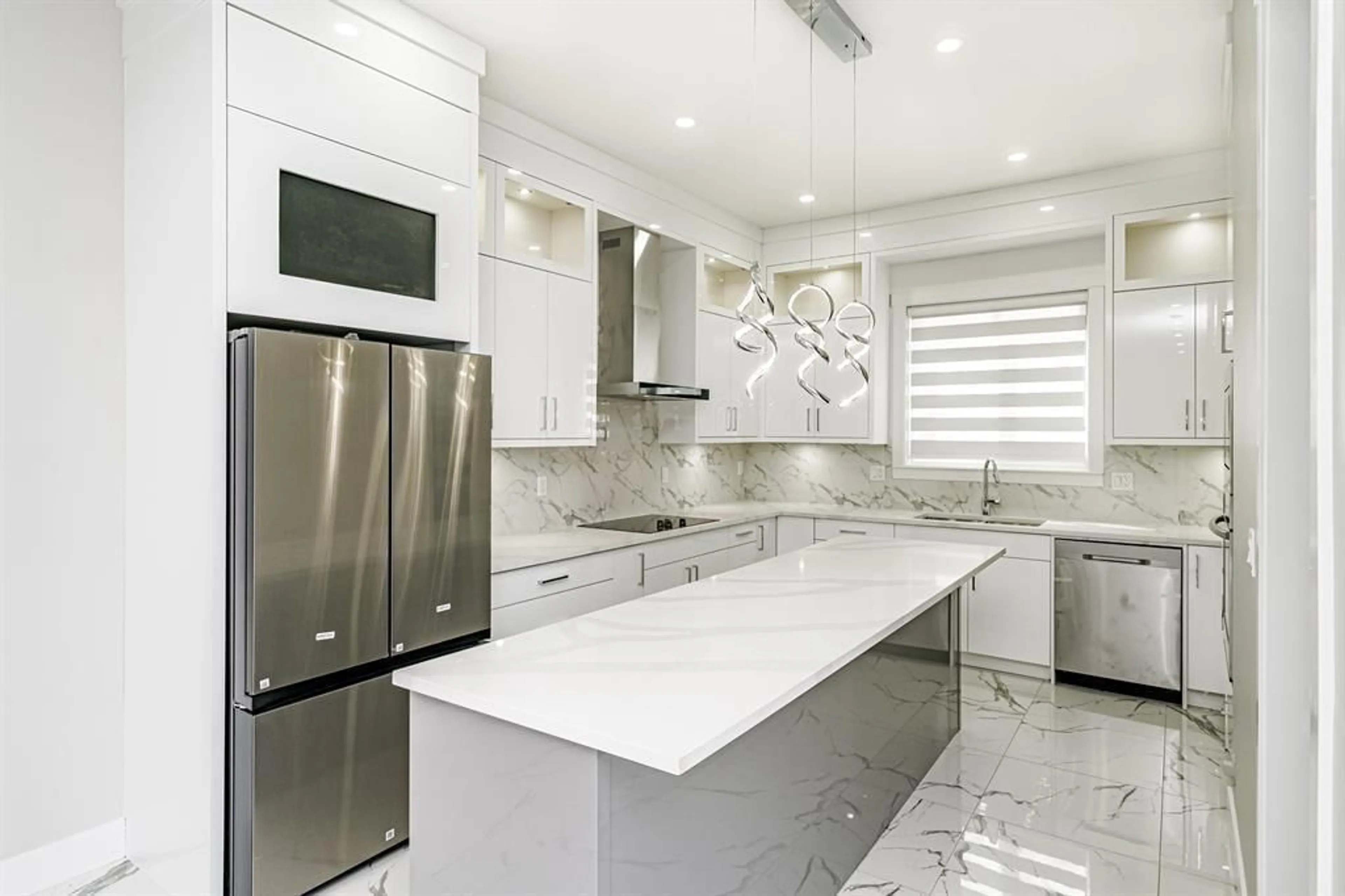 Contemporary kitchen, ceramic/tile floor for 14711 62A AVENUE, Surrey British Columbia V3S3T1