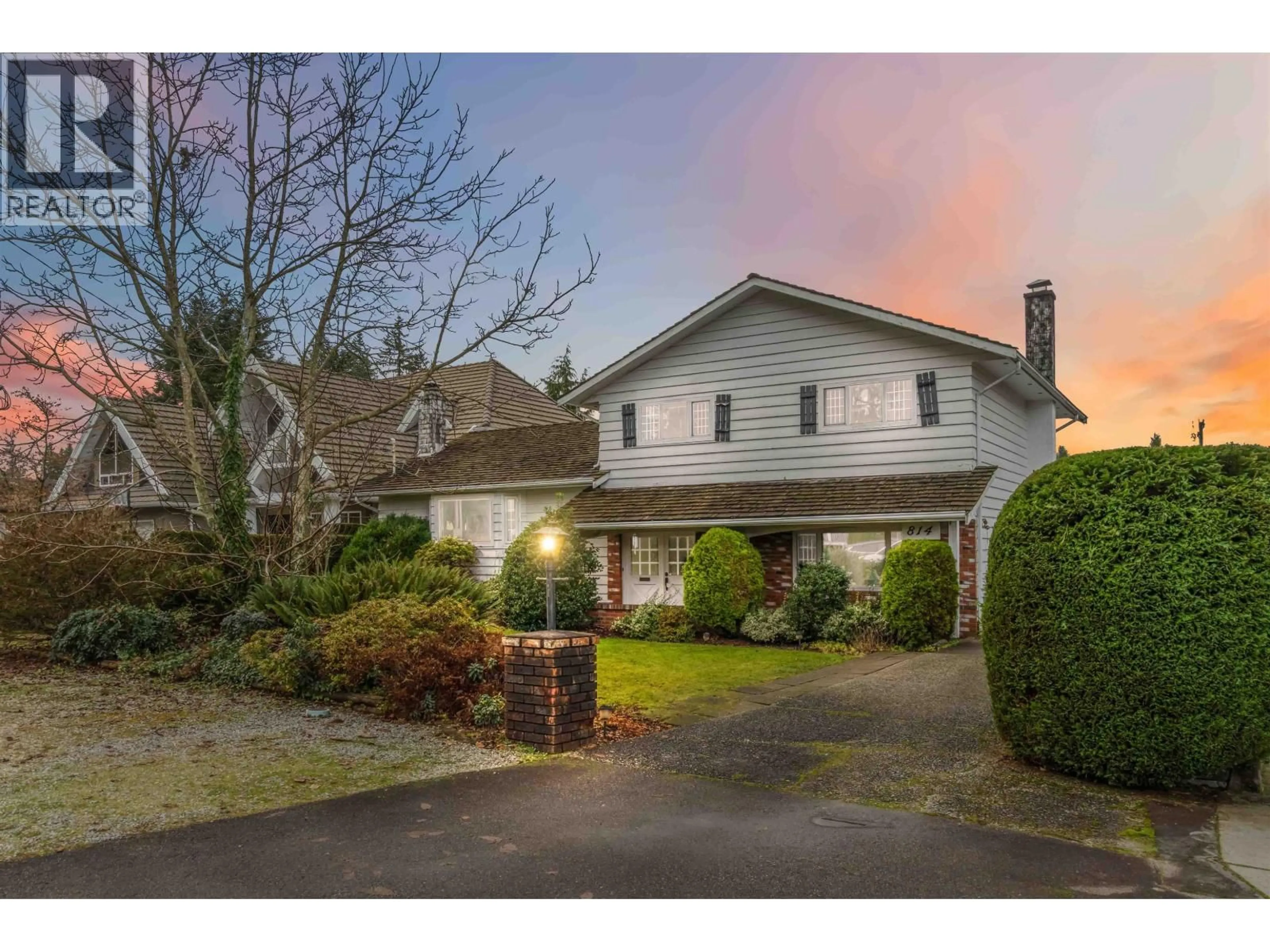 A pic from outside/outdoor area/front of a property/back of a property/a pic from drone, street for 814 KELVIN STREET, Coquitlam British Columbia V3J4W4