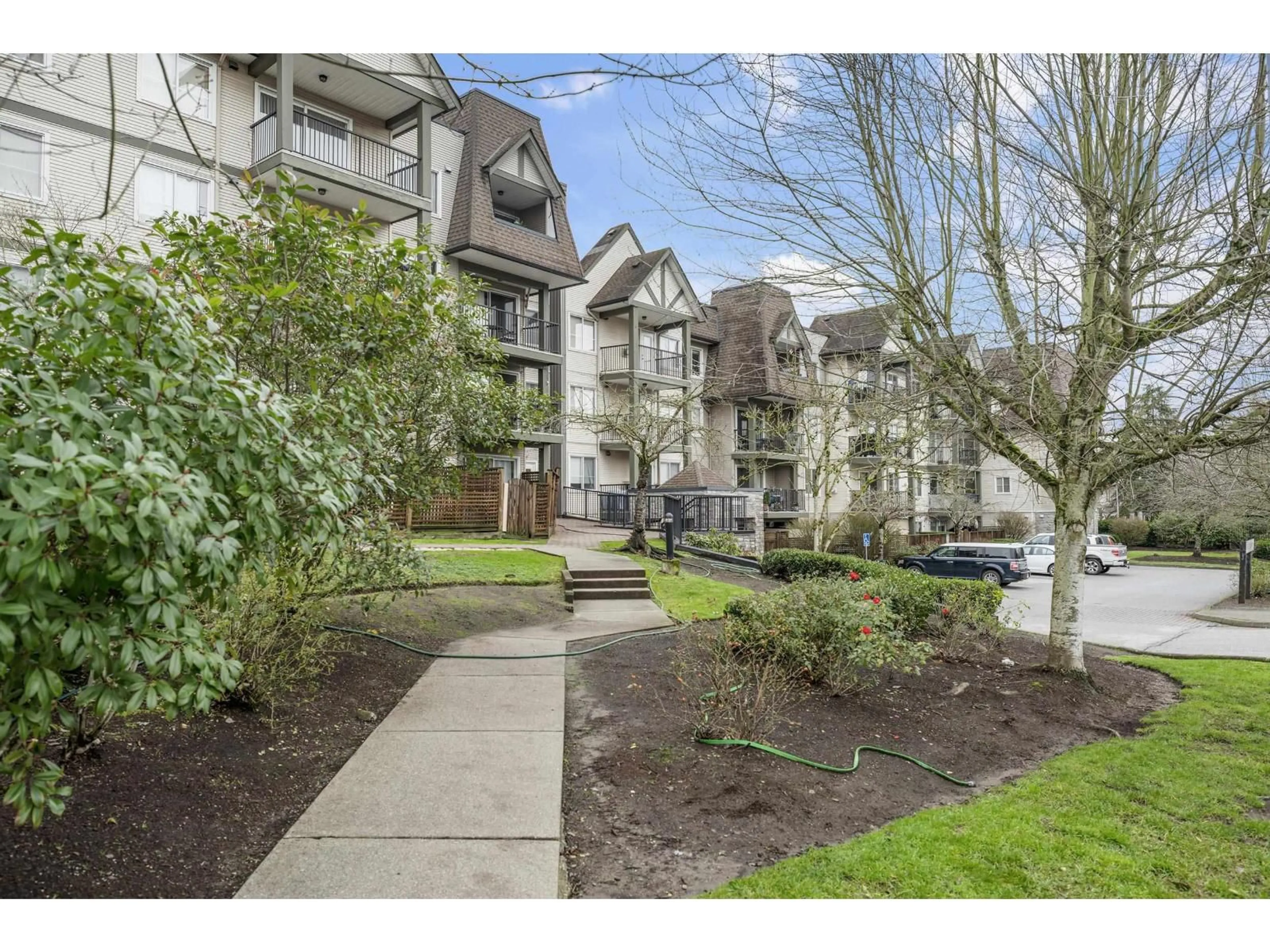 Unknown for 421 - 12083 92A AVENUE, Surrey British Columbia V3V8C8