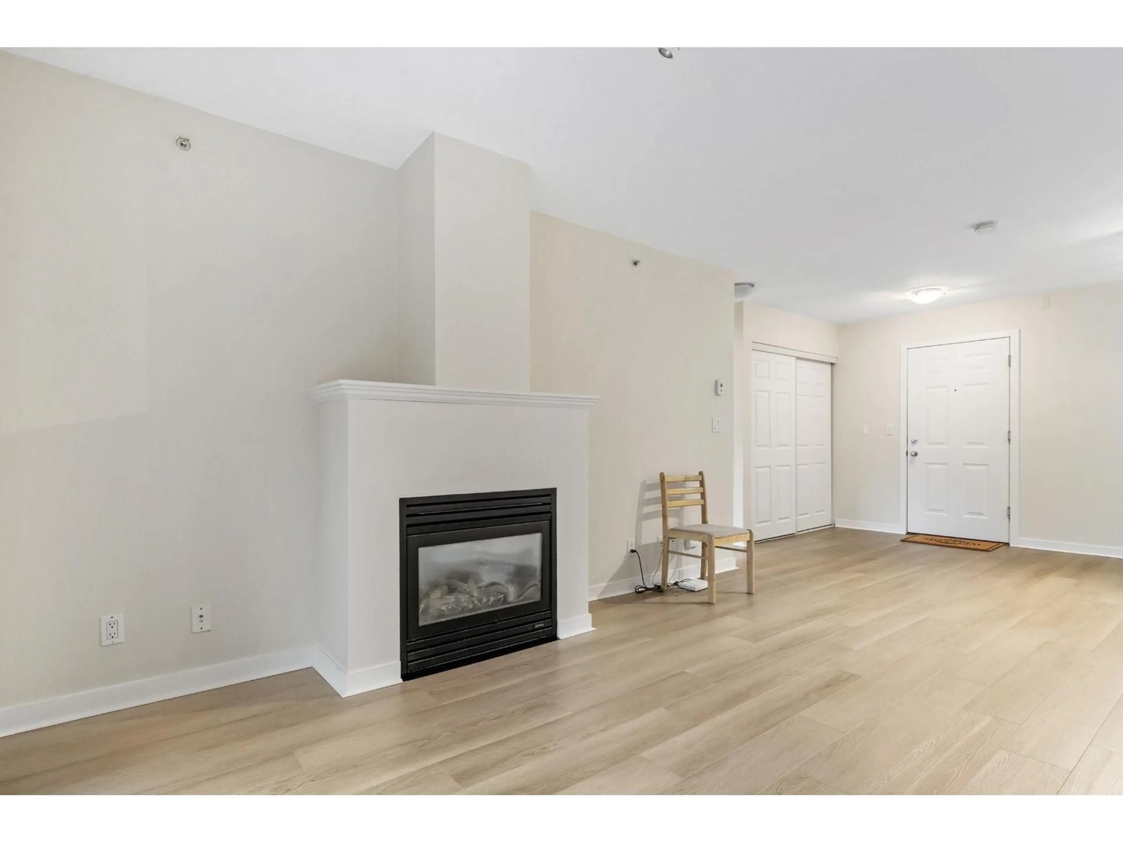 A pic of a room for 421 - 12083 92A AVENUE, Surrey British Columbia V3V8C8