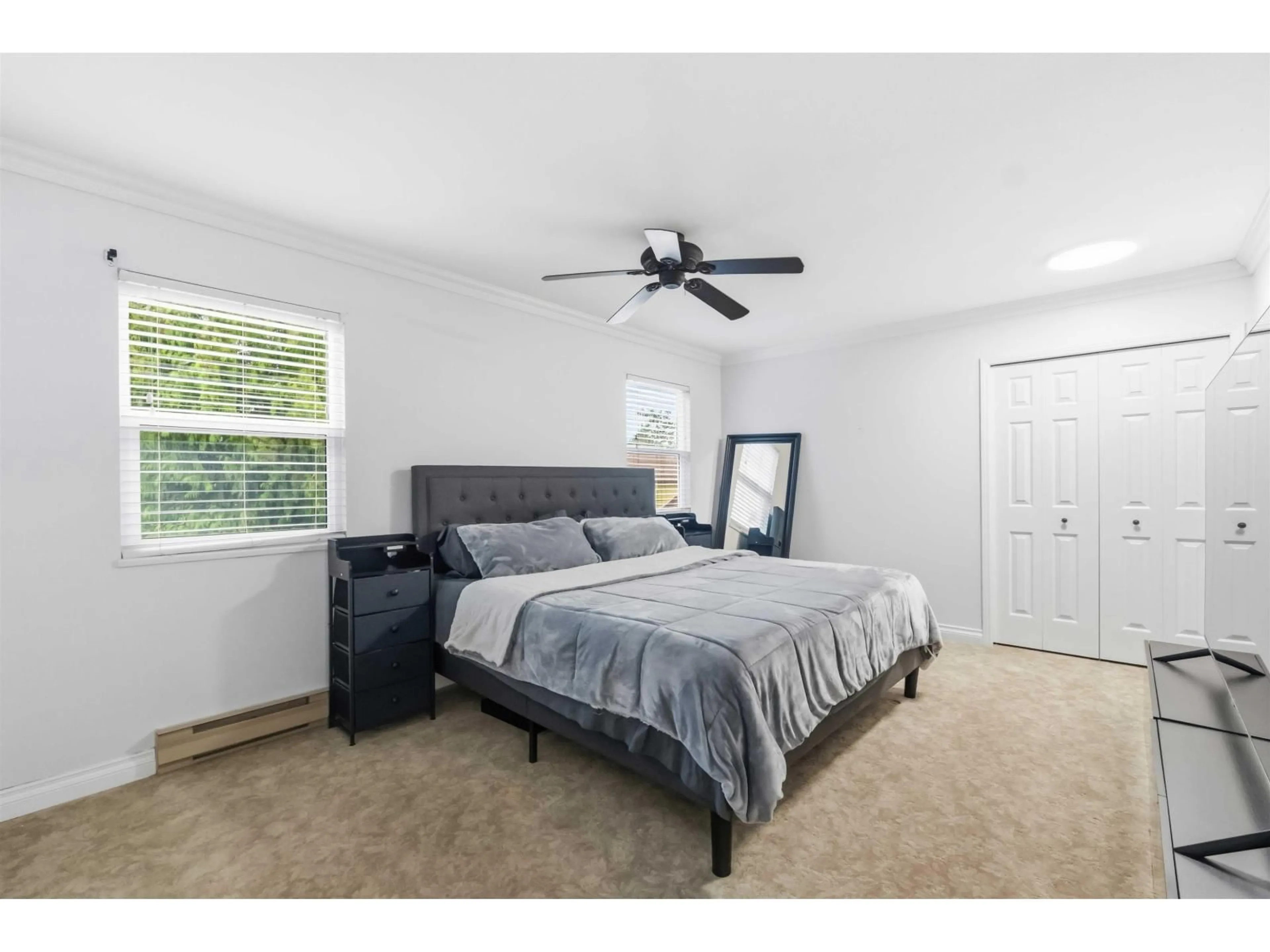 A pic of a room for 15751 98A AVENUE, Surrey British Columbia V4N2V7