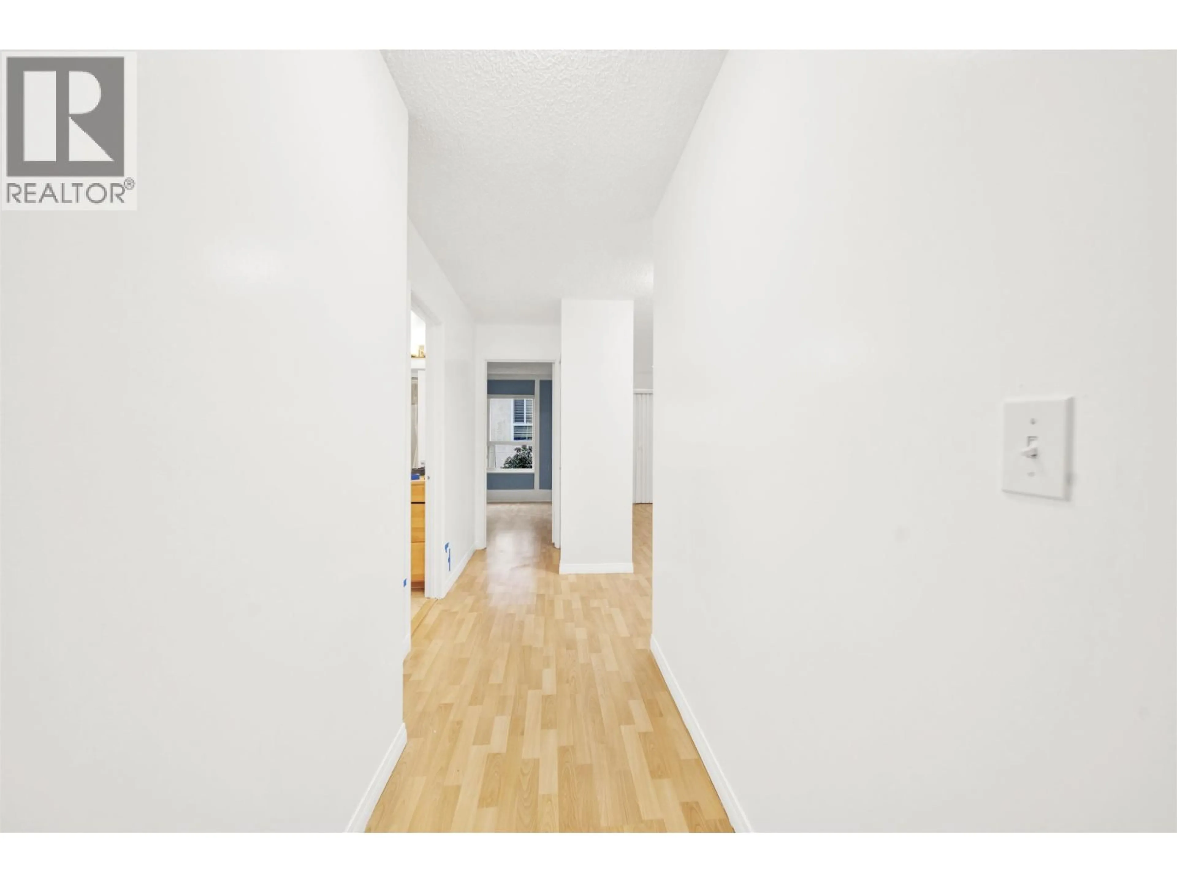 Indoor foyer for 202 - 8707 HUDSON STREET, Vancouver British Columbia V6P4M7