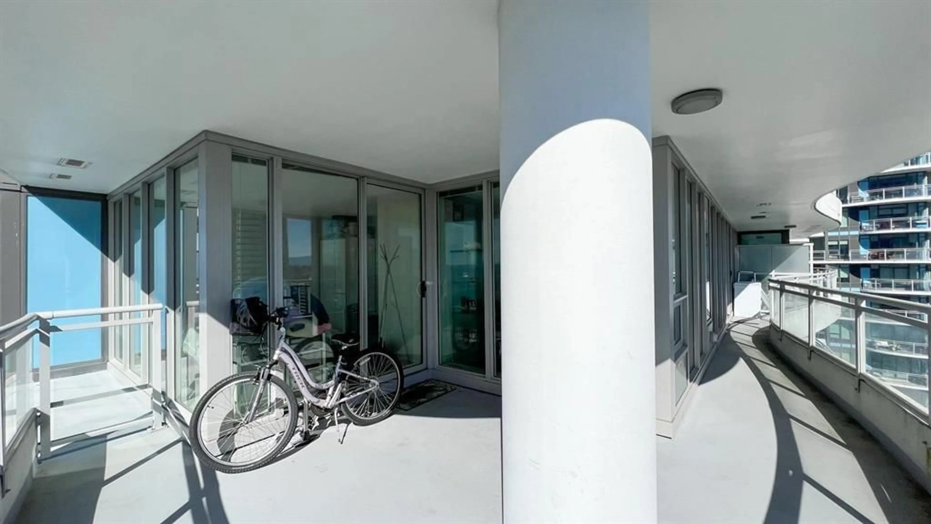 Indoor foyer for 2205 - 13303 CENTRAL AVENUE, Surrey British Columbia V3T0K6