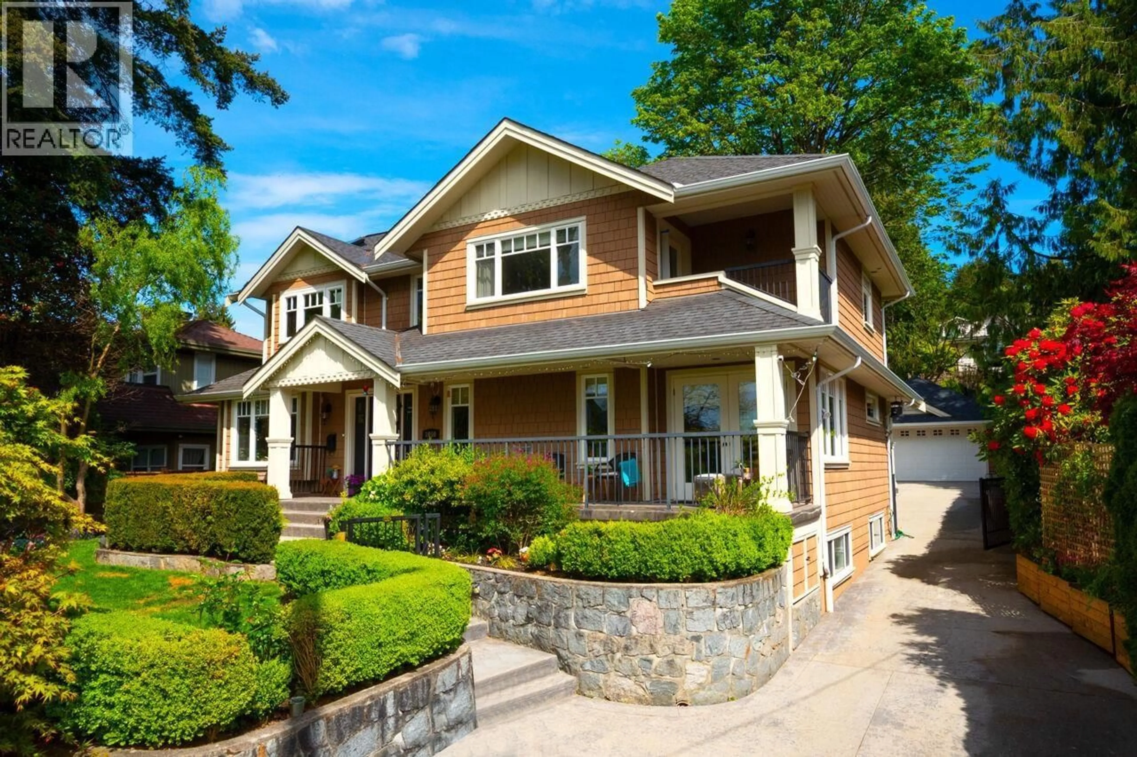 Home with brick exterior material, street for 1050 11TH STREET, West Vancouver British Columbia V7T2M5