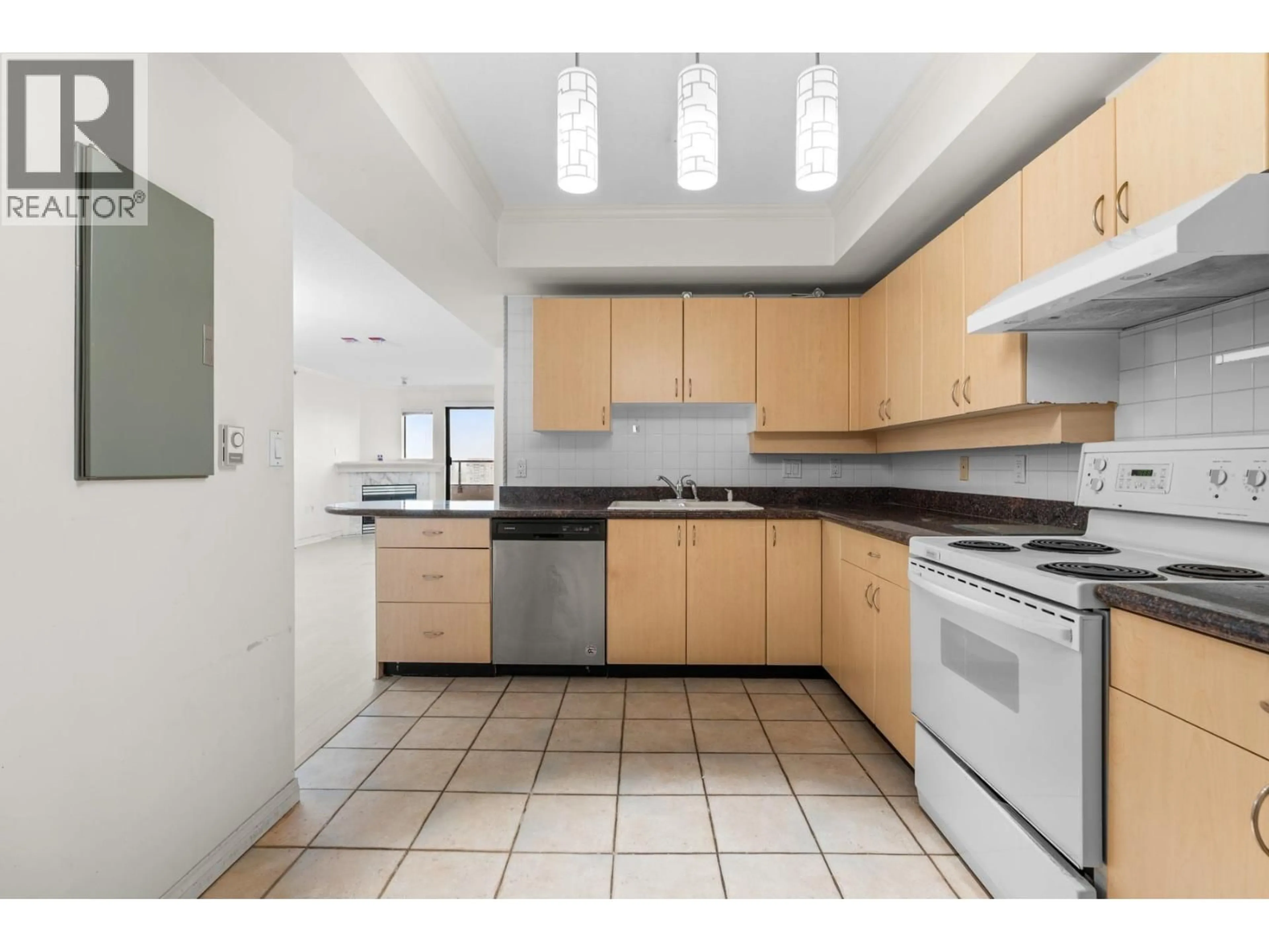 Standard kitchen, unknown for 1605 - 6611 COONEY ROAD, Richmond British Columbia V6Y4C5