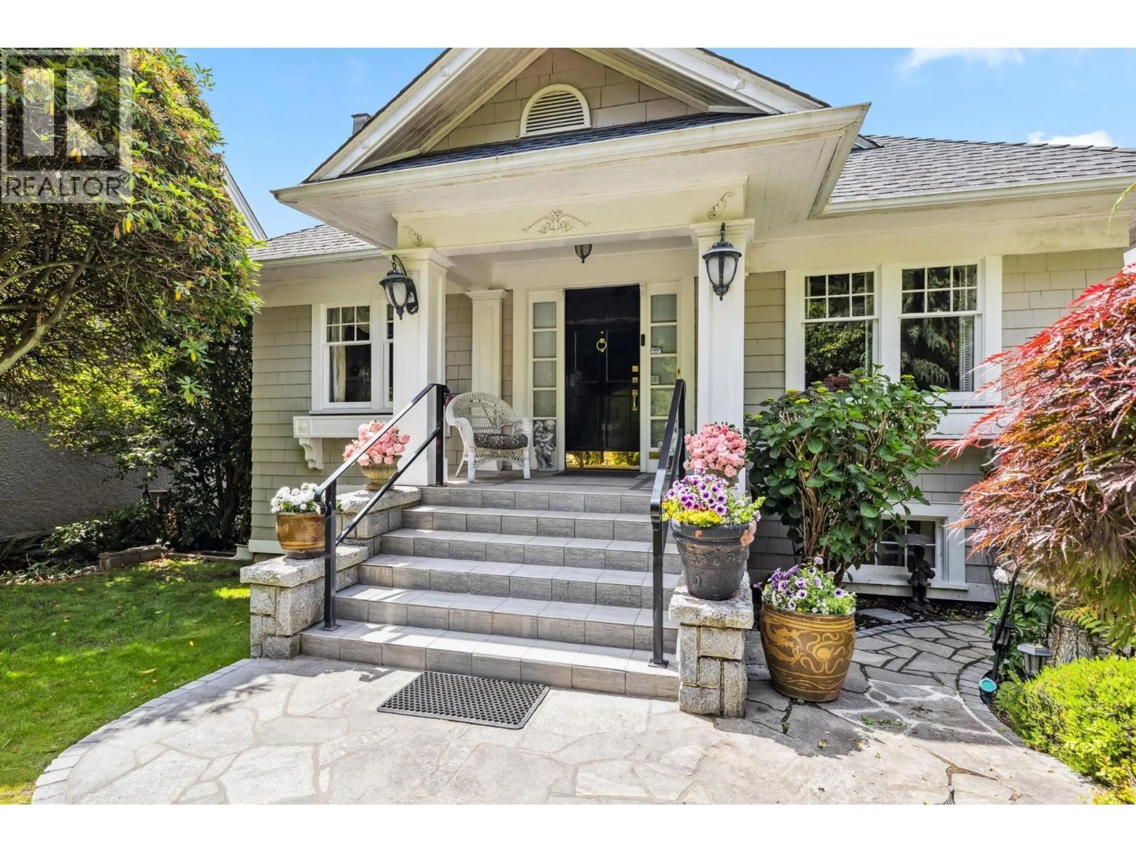 Indoor entryway for 4349 CYPRESS STREET, Vancouver British Columbia V6J3P9