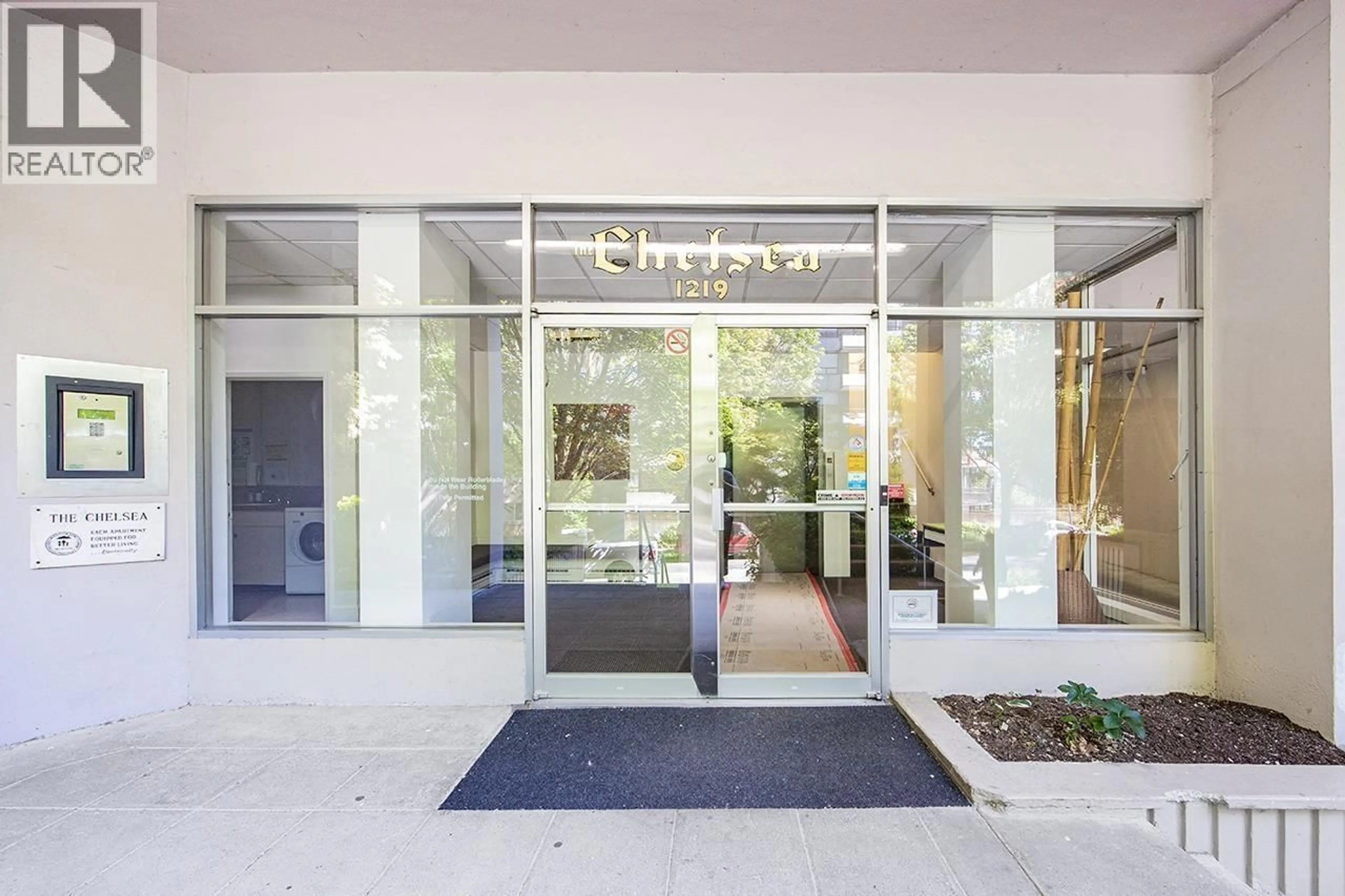 Indoor foyer for 304 - 1219 HARWOOD STREET, Vancouver British Columbia V6E1S5