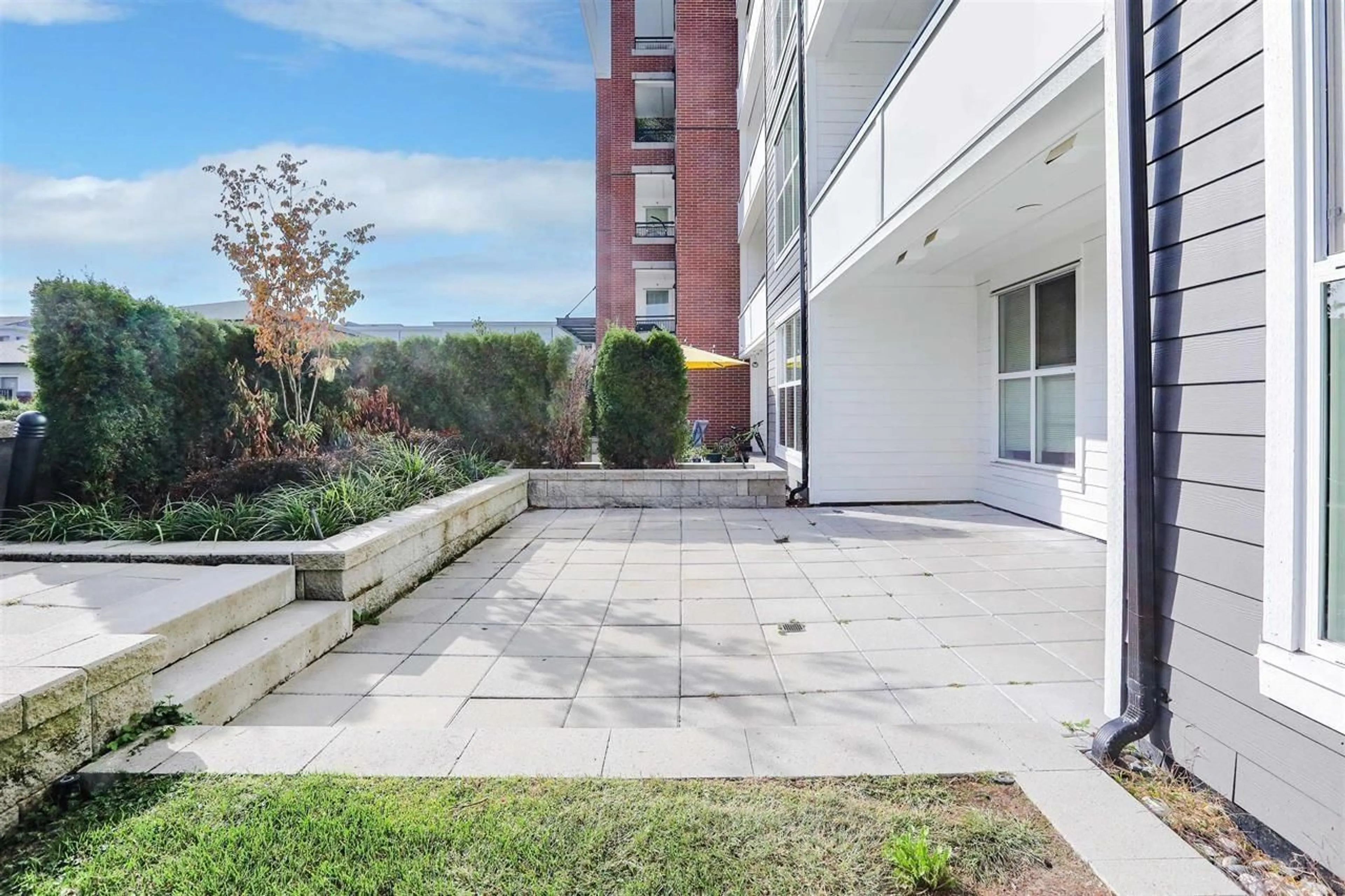 Patio, street for B120 - 8150 207 STREET, Langley British Columbia V2Y4J3