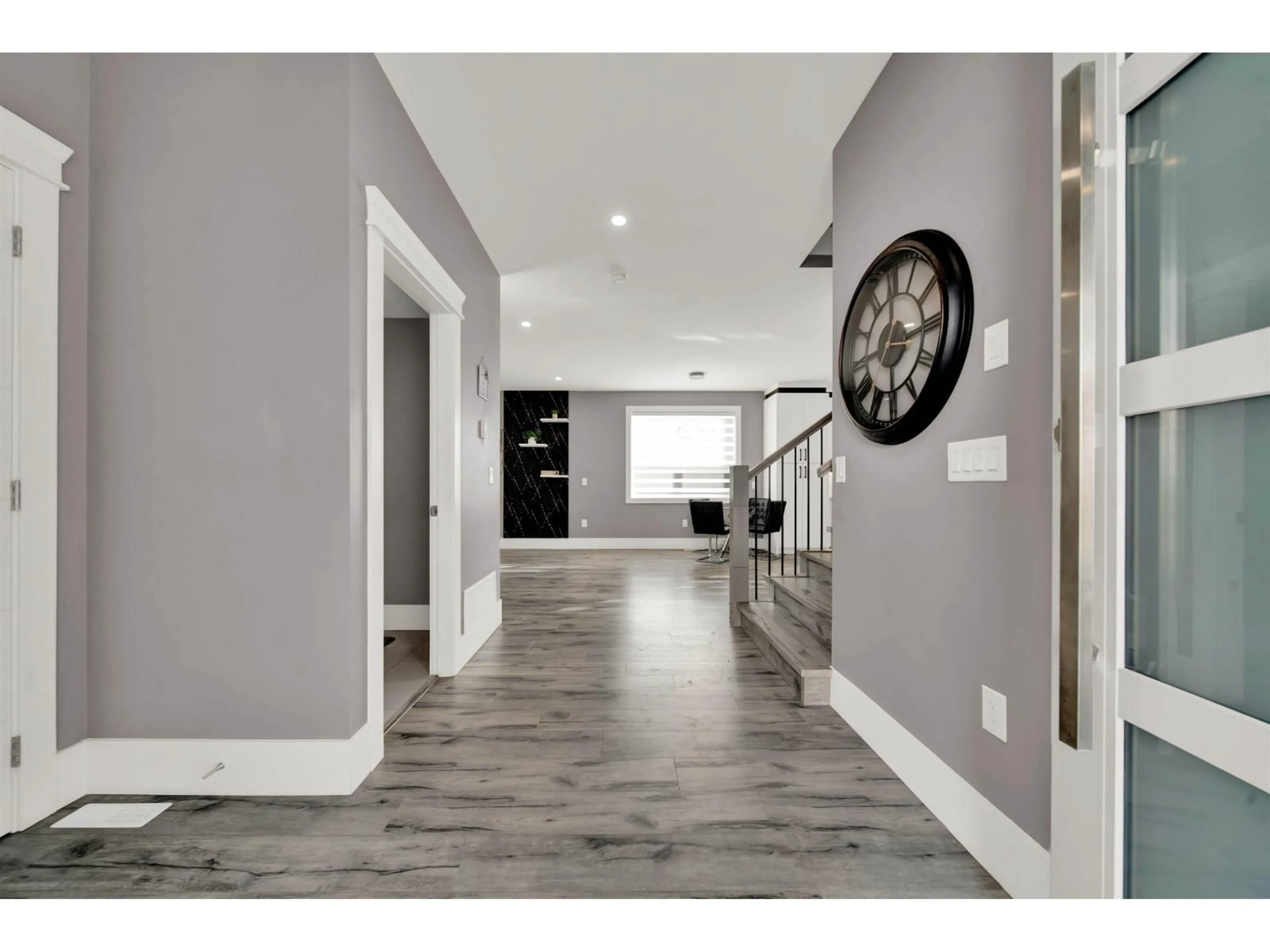 Indoor entryway for 38 - 4217 OLD CLAYBURN ROAD, Abbotsford British Columbia V3G1L5