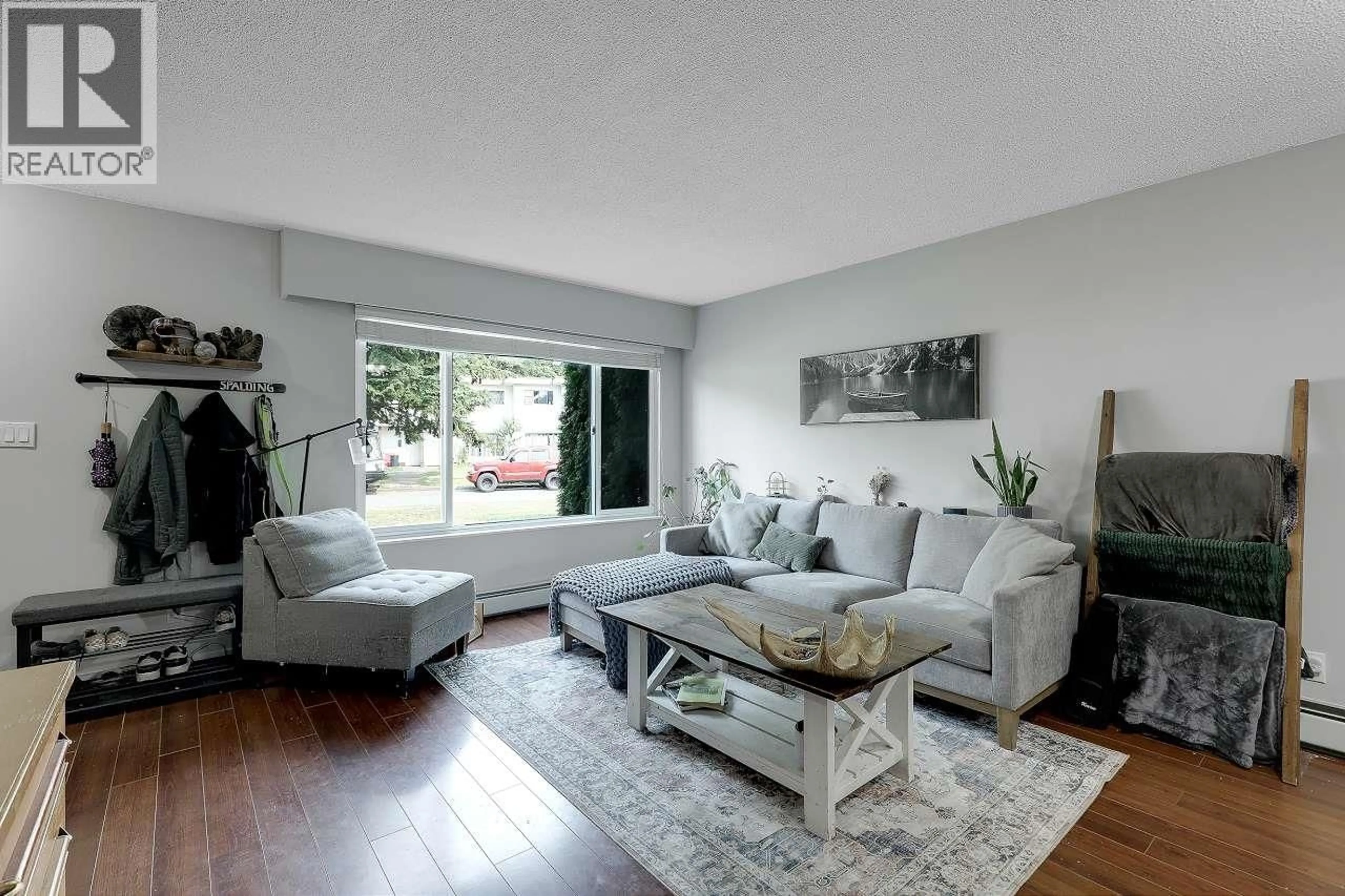 Living room with furniture, unknown for 21536 MAYO PLACE, Maple Ridge British Columbia V2X2K9