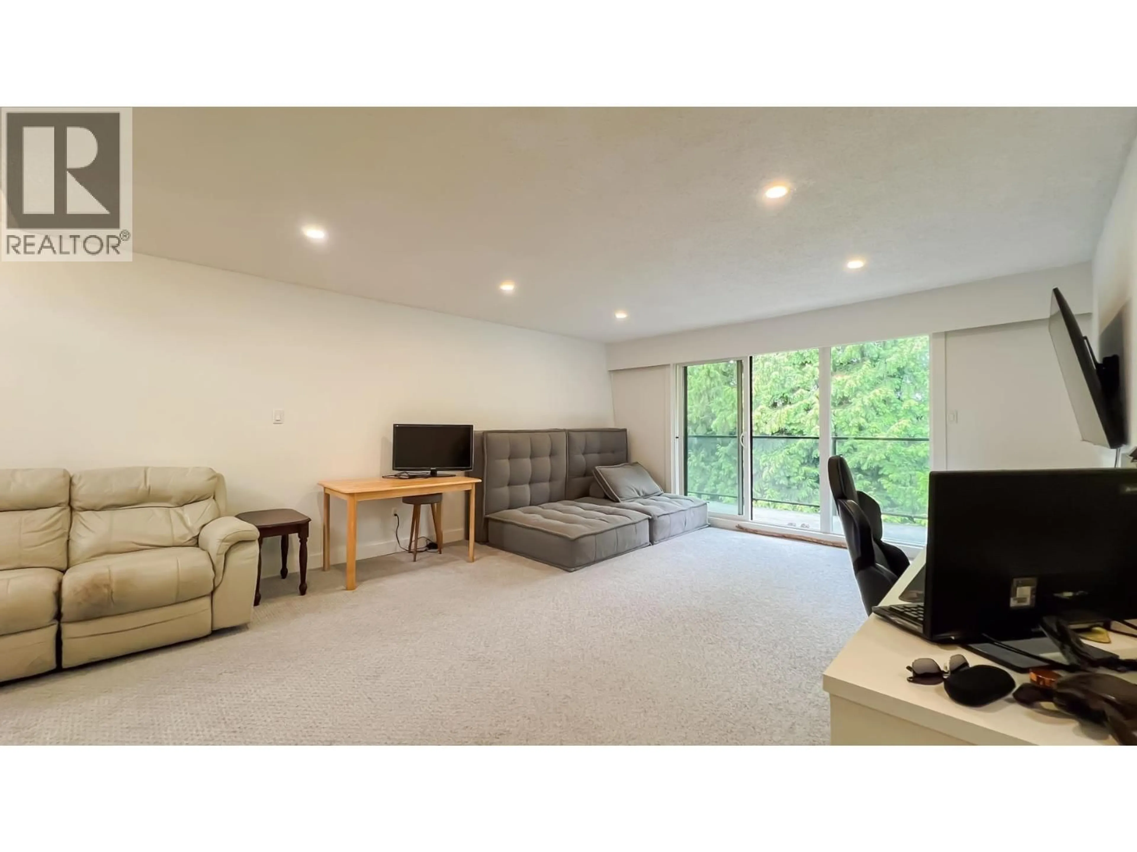 Living room with furniture, unknown for 311 - 11240 DANIELS ROAD, Richmond British Columbia V6X1M6