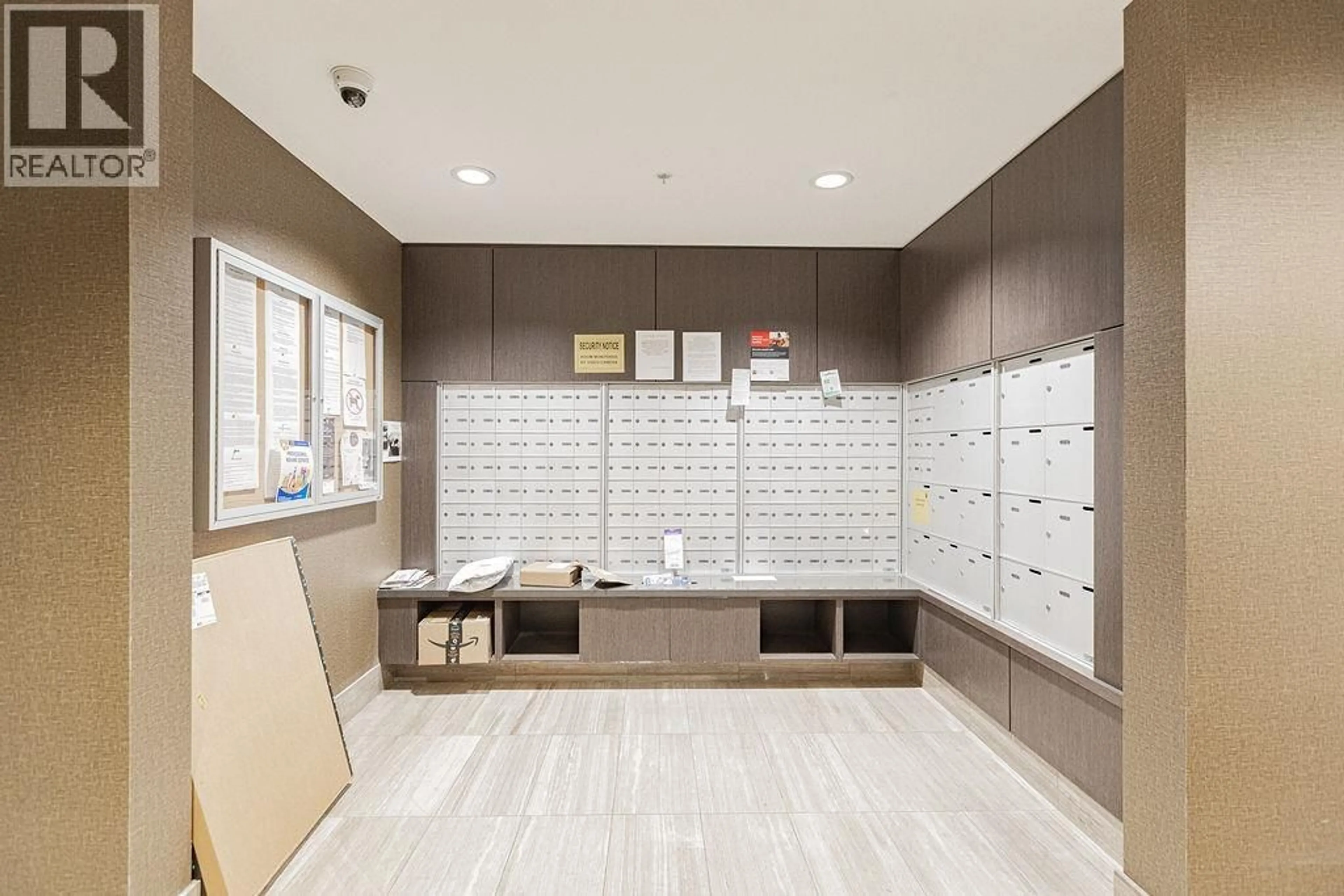 Indoor foyer for 304 - 3096 WINDSOR GATE, Coquitlam British Columbia V3B0P4