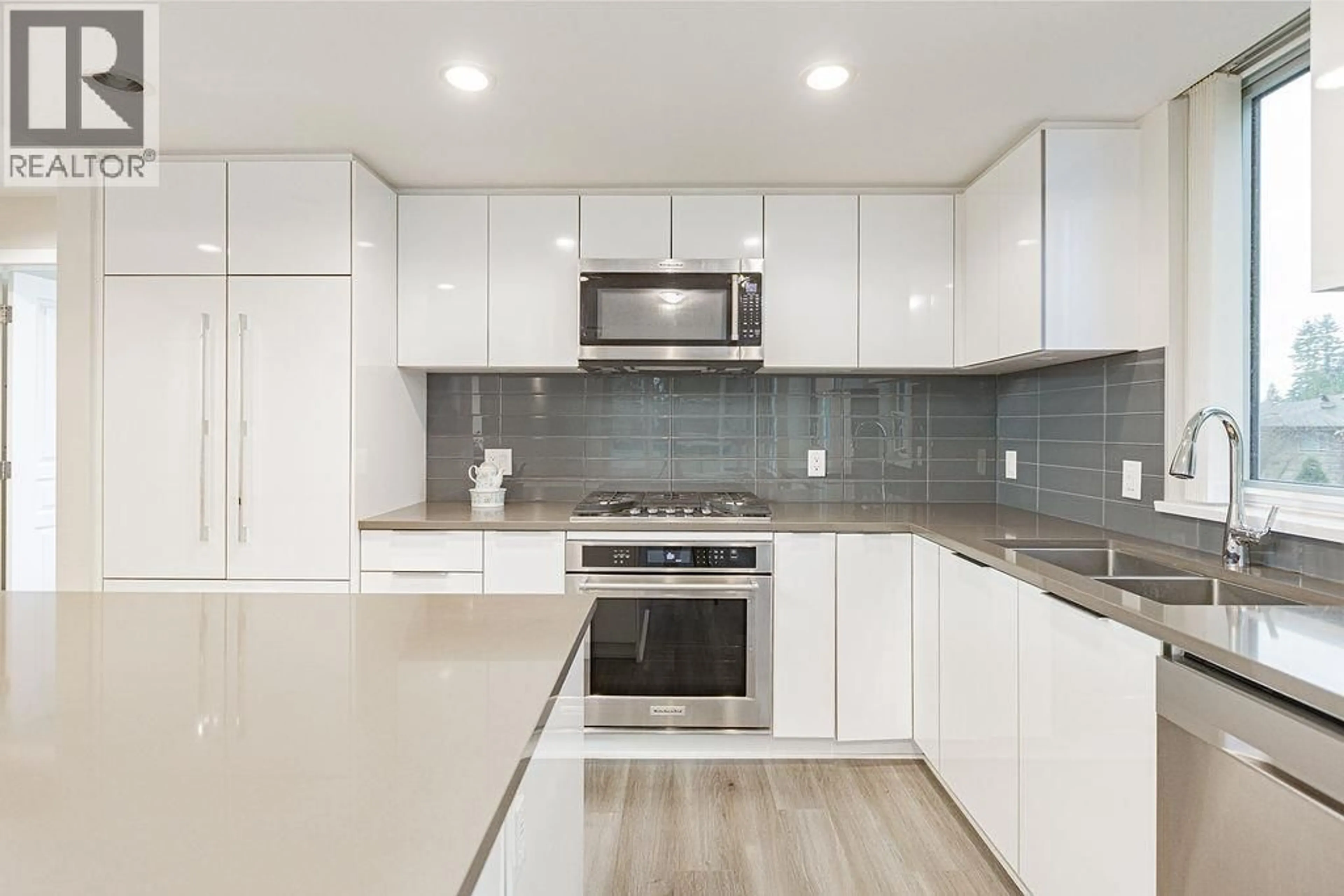 Unknown for 304 - 3096 WINDSOR GATE, Coquitlam British Columbia V3B0P4