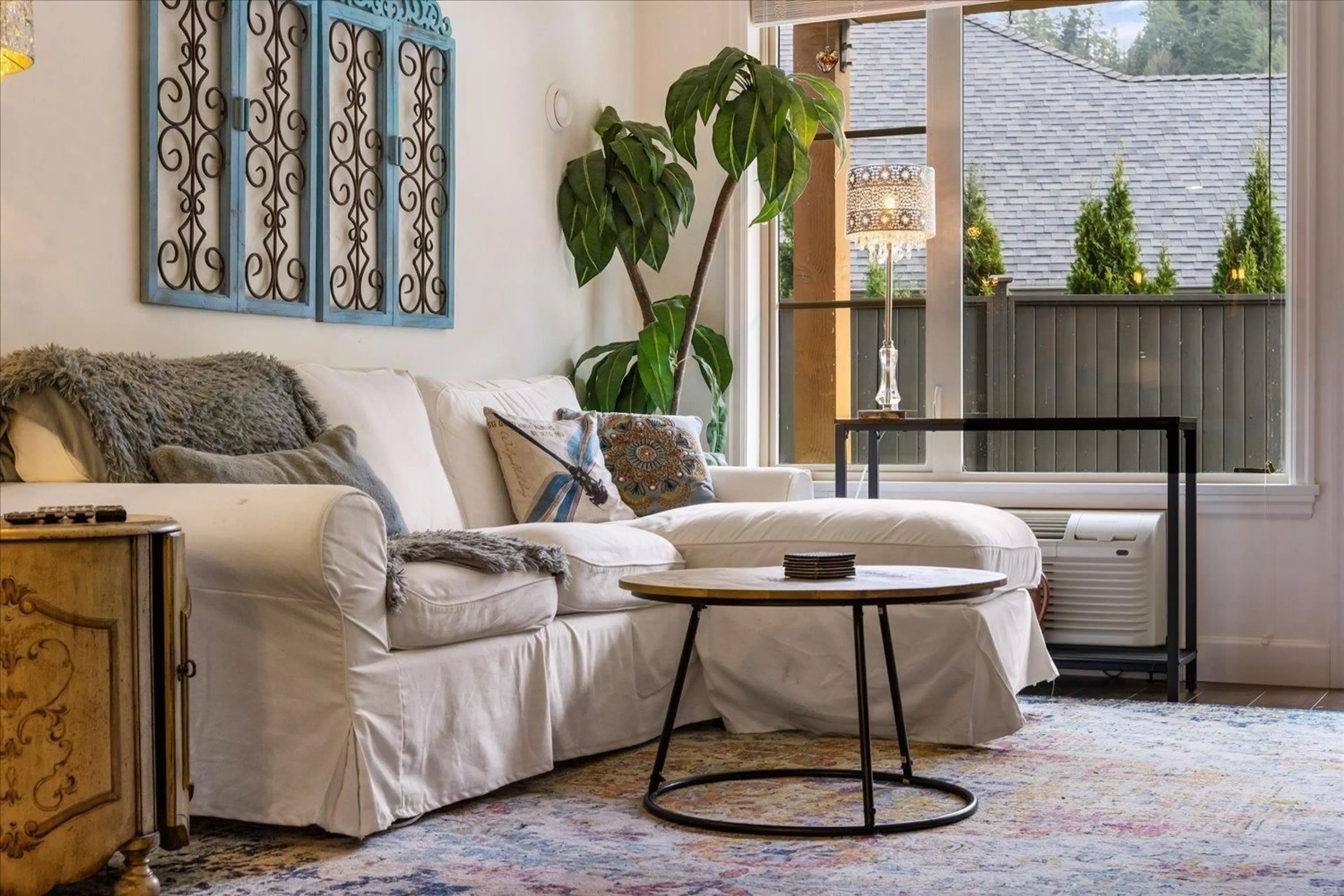 Living room with furniture, unknown for 110 - 45746 KEITH WILSON ROAD, Chilliwack British Columbia V2R0X3