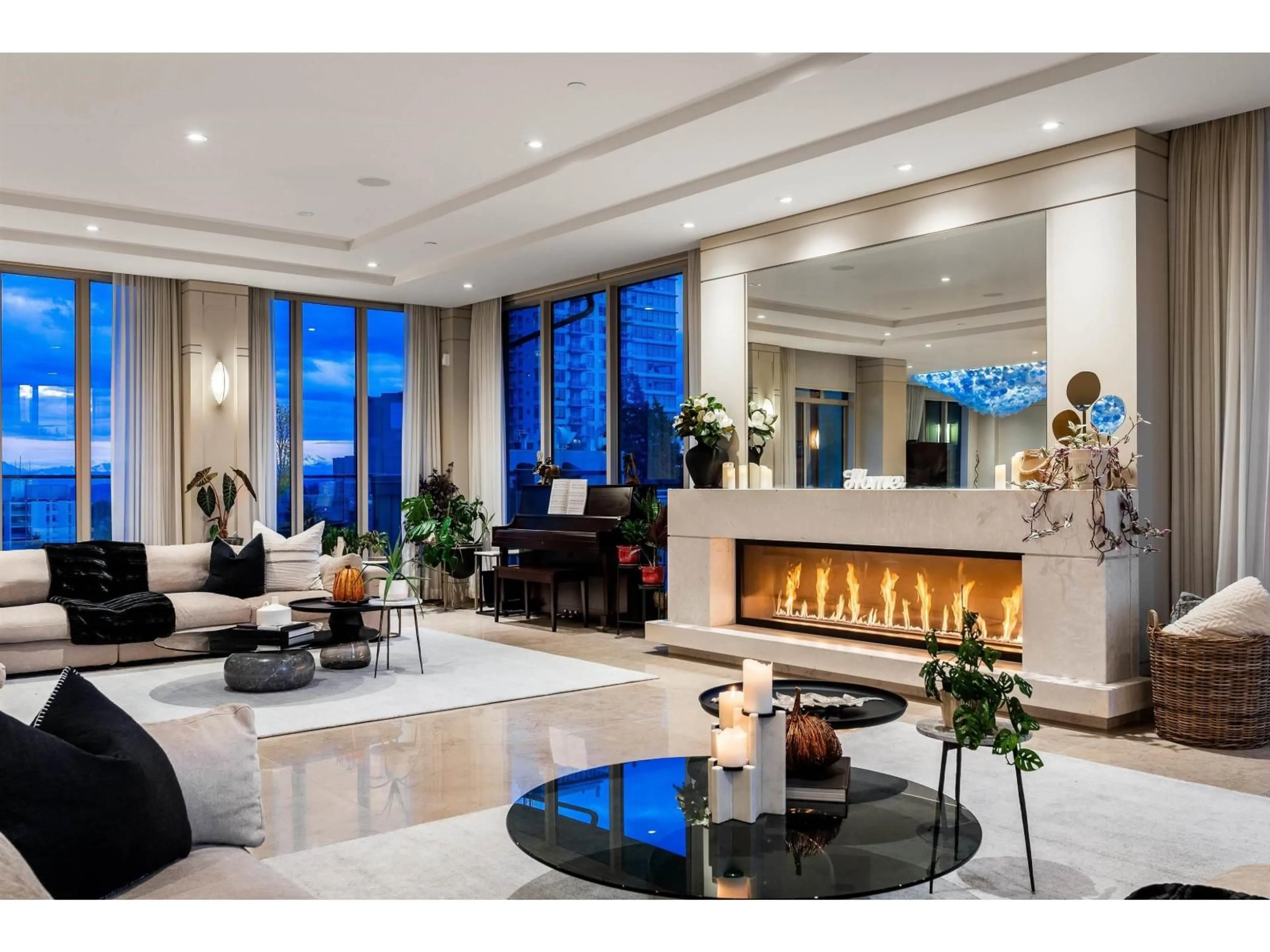 Lobby for PH801 - 1551 FOSTER STREET, White Rock British Columbia V4B5M1