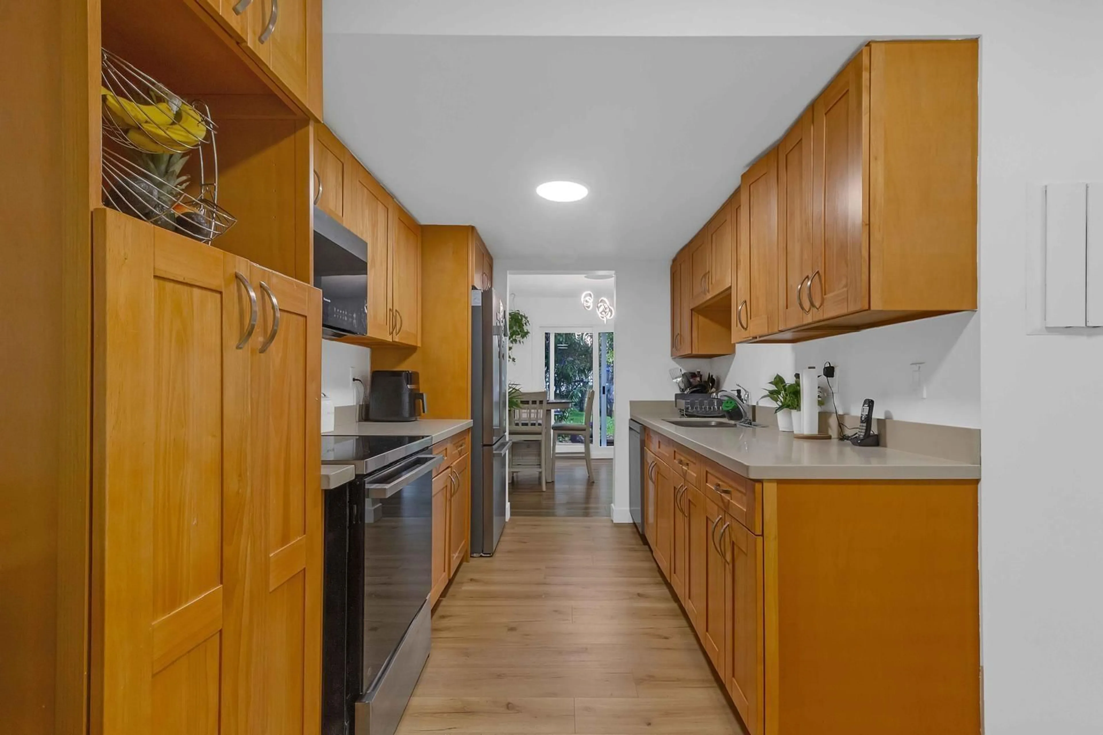 Standard kitchen, unknown for 138 - 7321 140 STREET, Surrey British Columbia V3W5J6