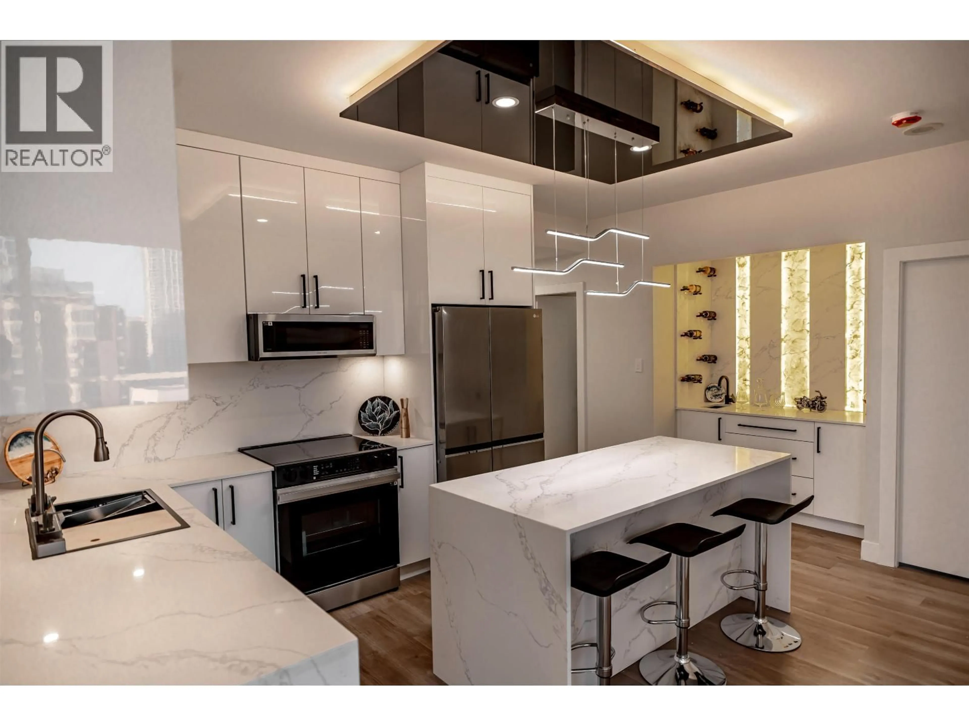 Contemporary kitchen, unknown for 1804 - 5885 OLIVE AVENUE, Burnaby British Columbia V5H4N8