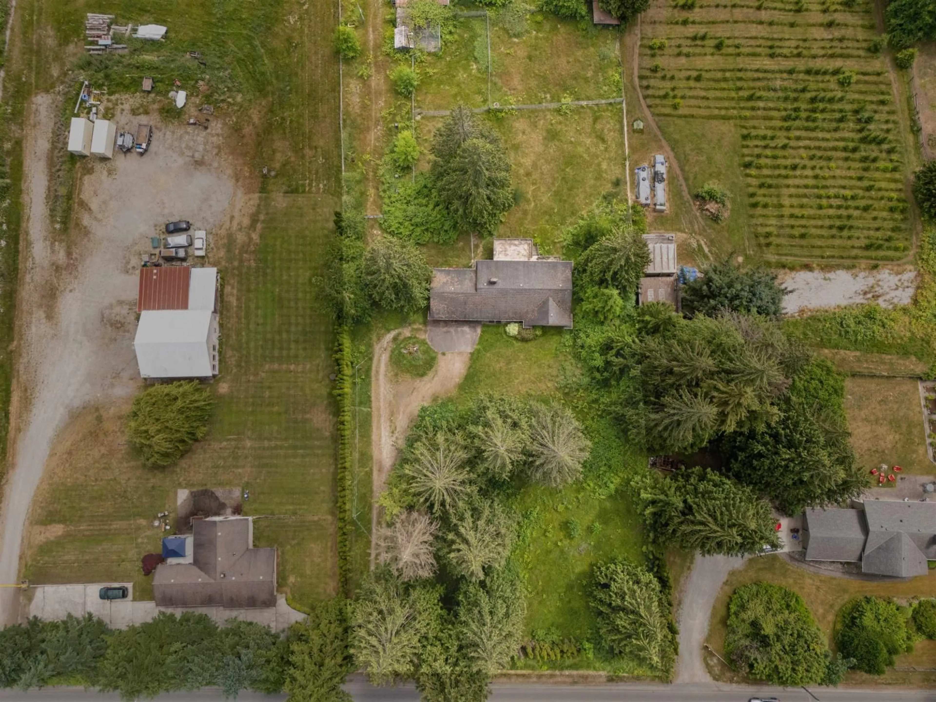 A pic from outside/outdoor area/front of a property/back of a property/a pic from drone, street for 9338 CLAY STREET, Mission British Columbia V4S1G2