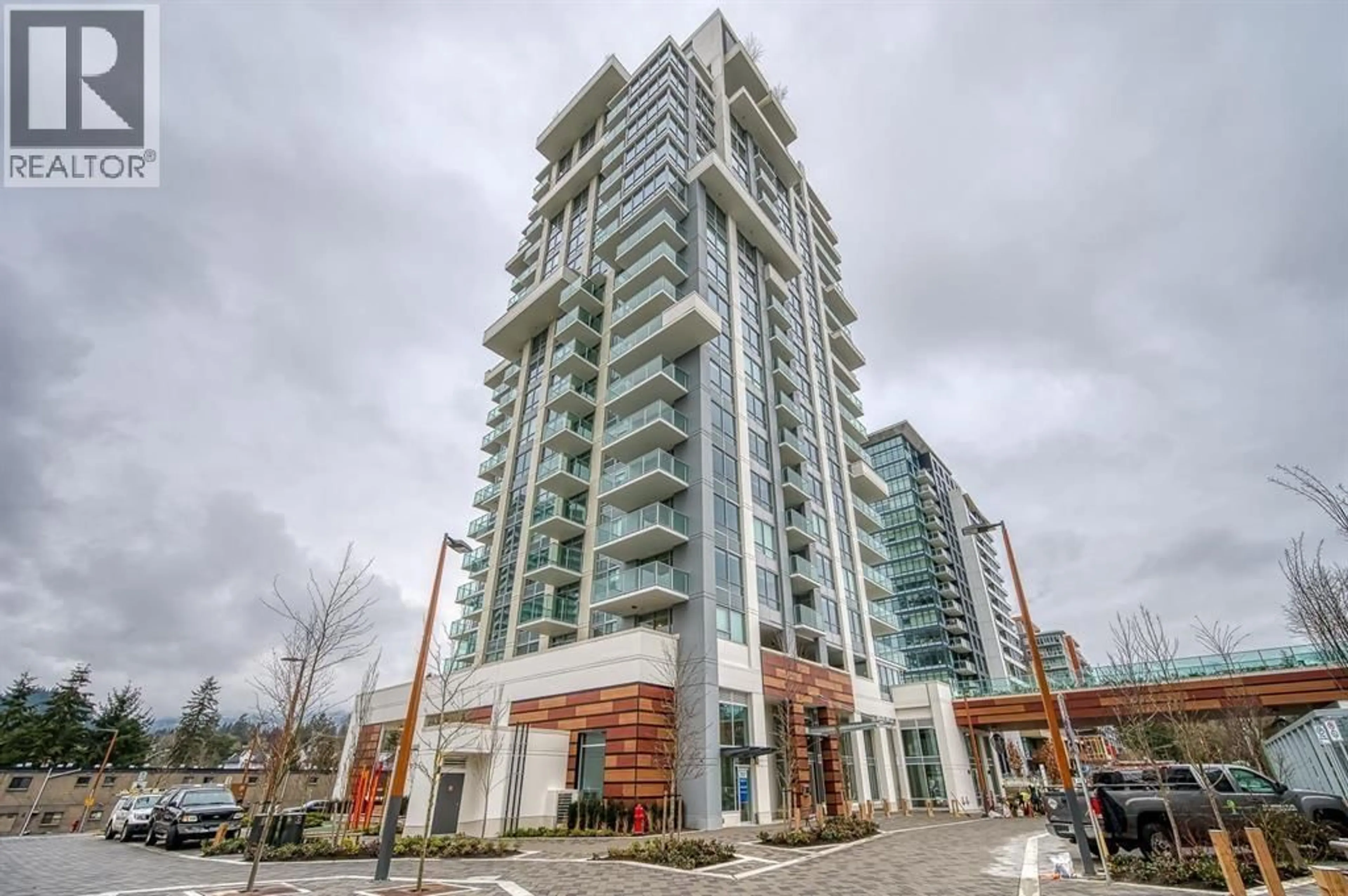 Indoor foyer for 1302 - 1675 LIONS GATE LANE, North Vancouver British Columbia V7P0E3