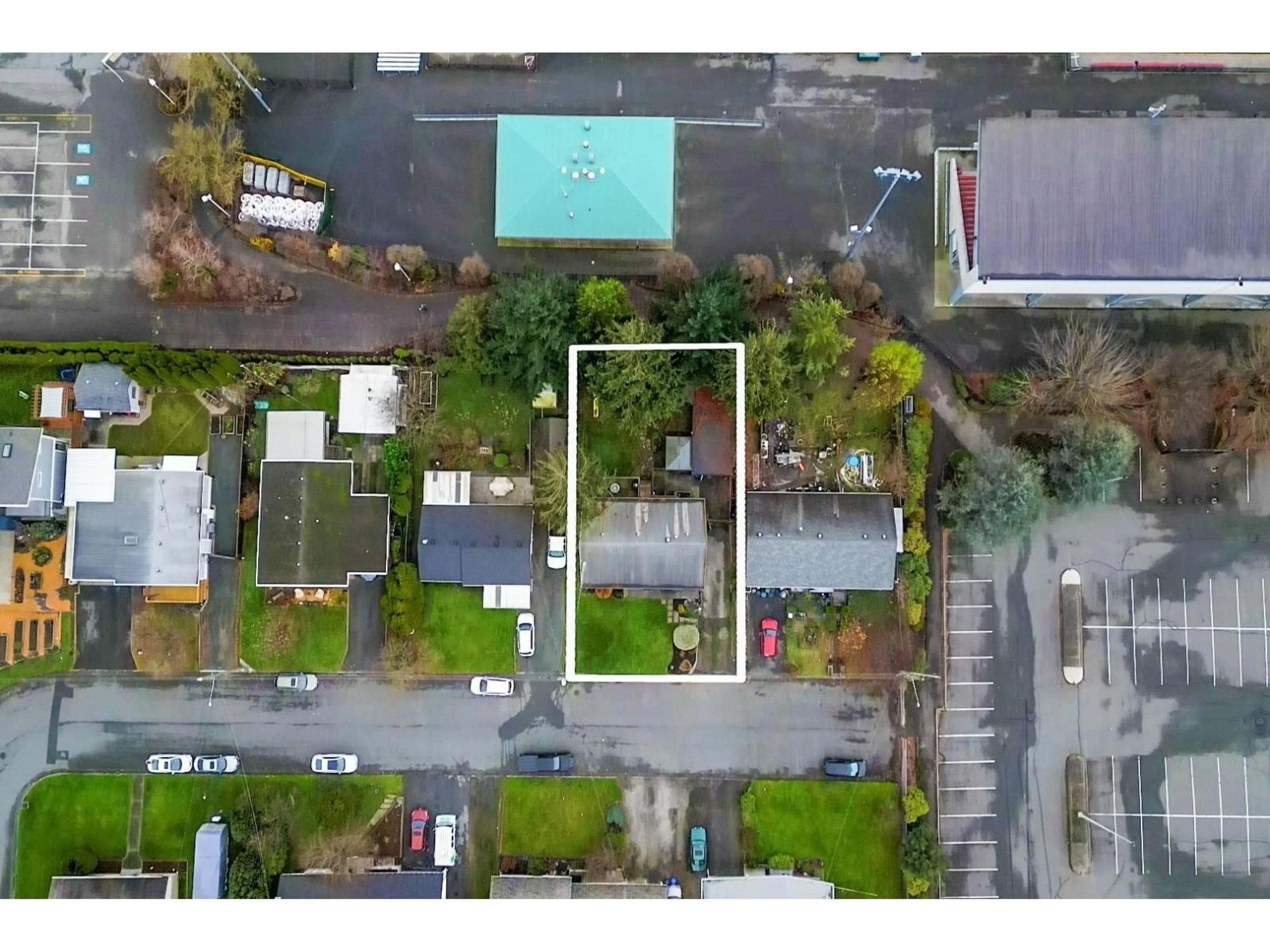 A pic from outside/outdoor area/front of a property/back of a property/a pic from drone, street for 9314 JACKSON STREET, Chilliwack British Columbia V2P3X1