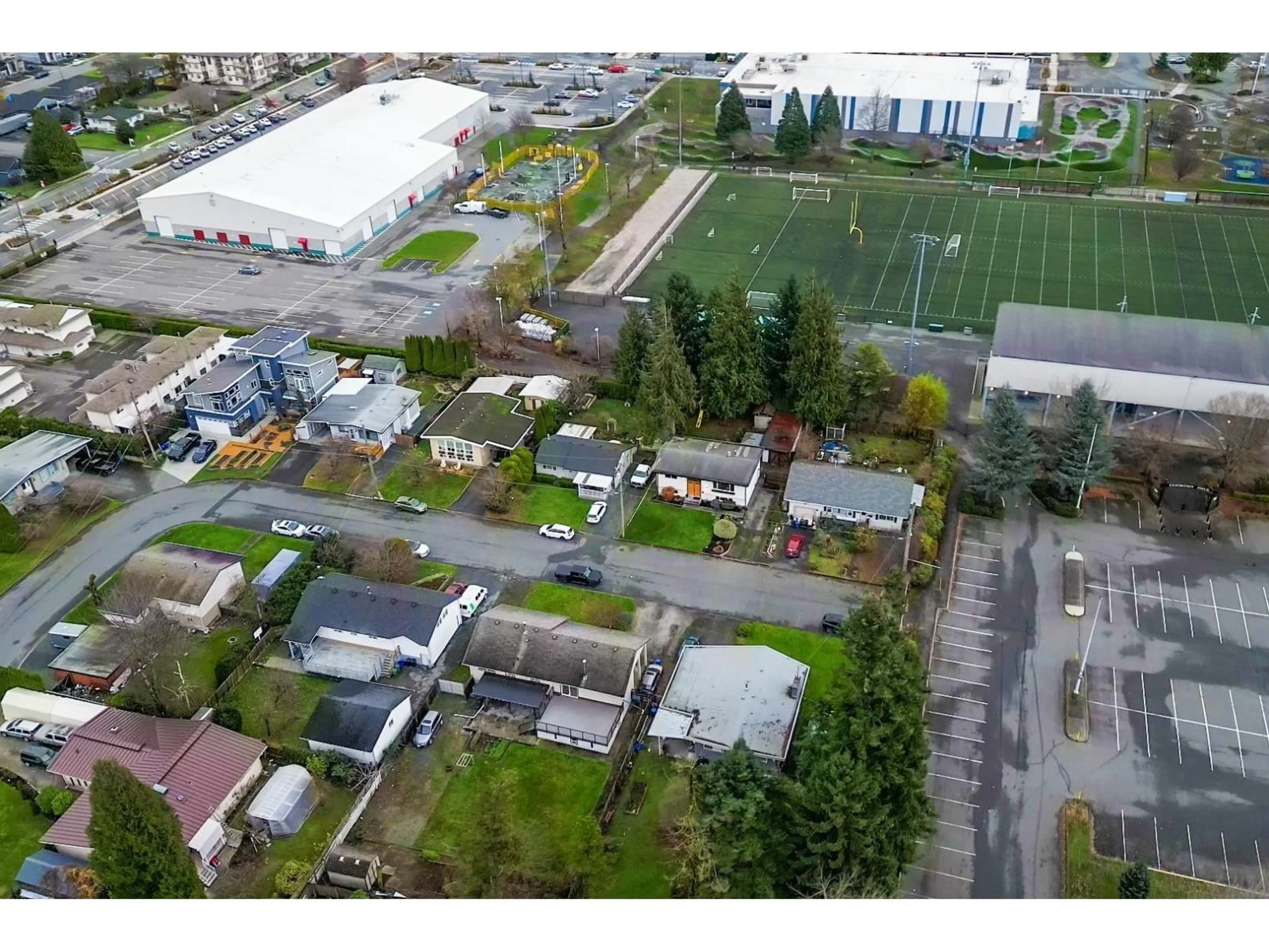 A pic from outside/outdoor area/front of a property/back of a property/a pic from drone, street for 9314 JACKSON STREET, Chilliwack British Columbia V2P3X1