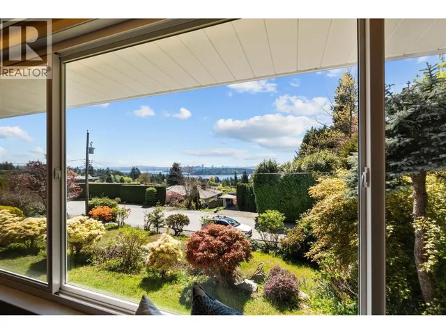 1895 ROSEBERY AVENUE, West Vancouver 3