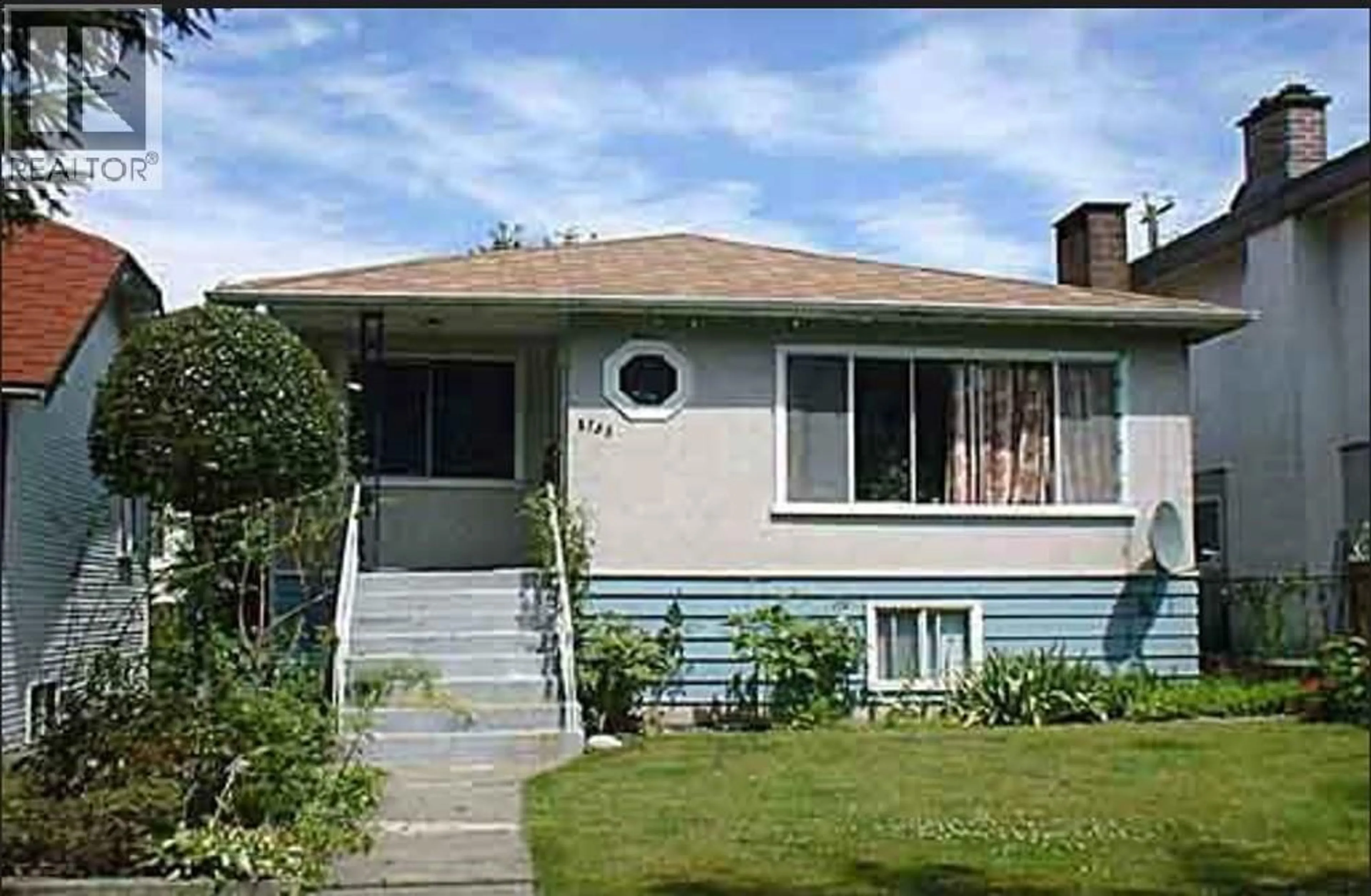 Home with vinyl exterior material, street for 2733 28TH AVENUE, Vancouver British Columbia V5R1S1