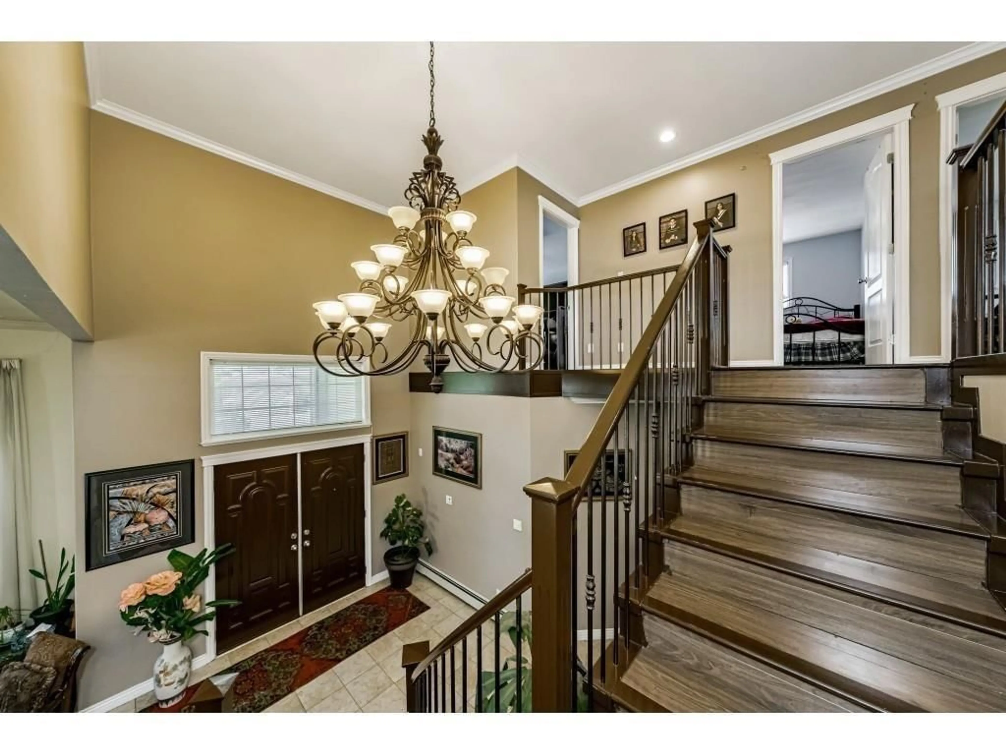 Indoor entryway for 7833 147A STREET, Surrey British Columbia V3S2T8