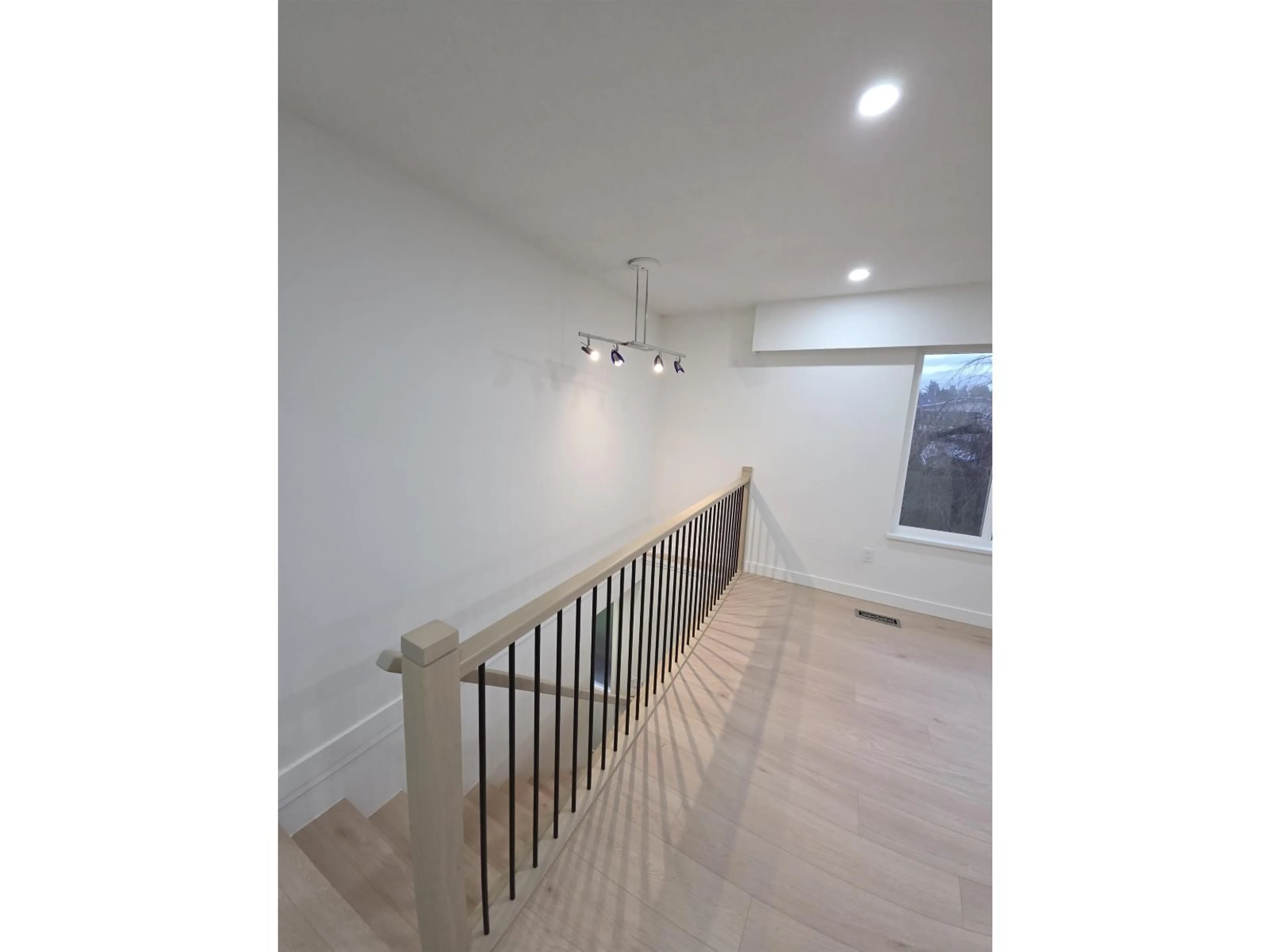 Unknown for 18138 59A AVENUE, Surrey British Columbia V3S4V5