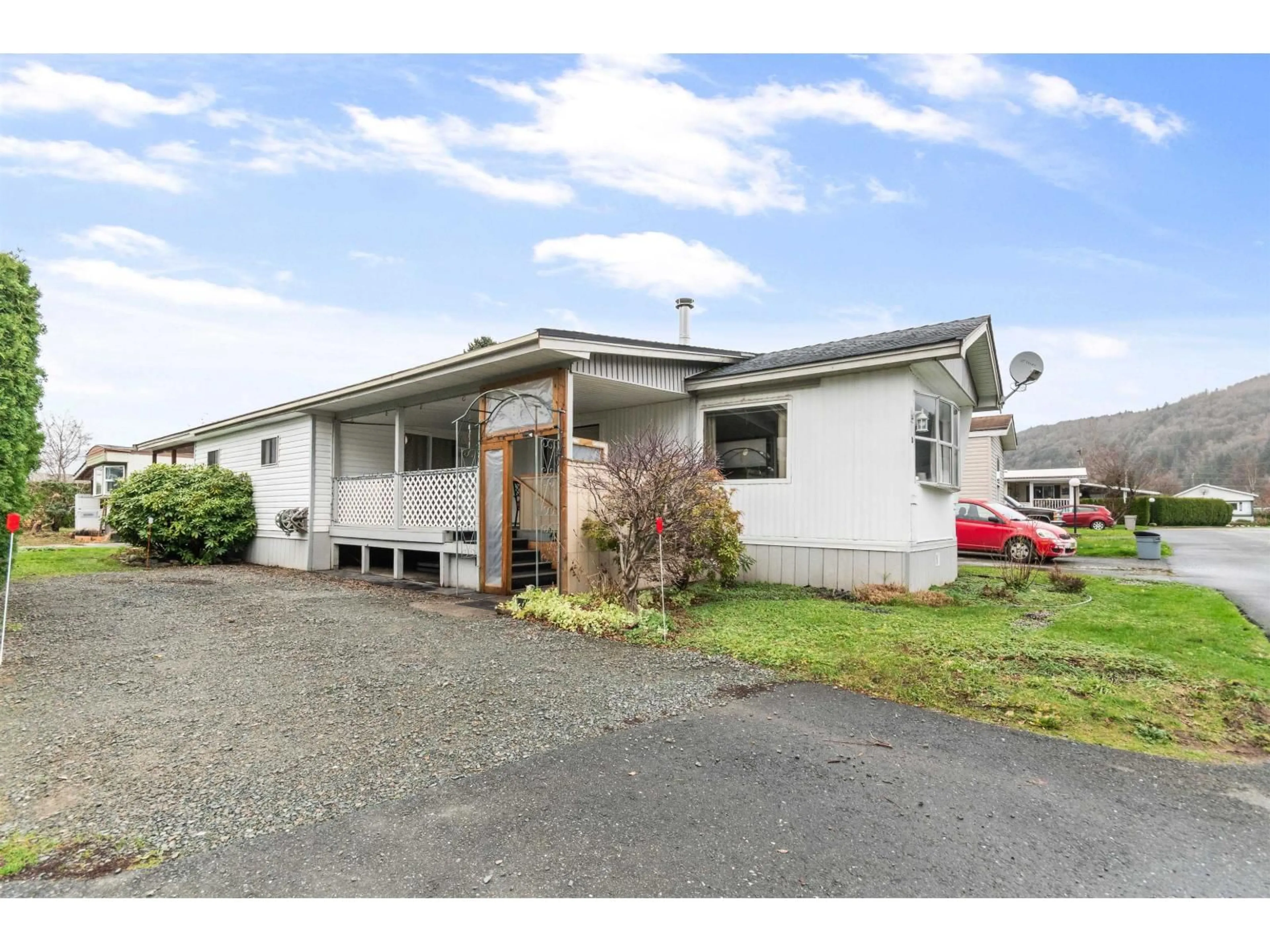 Home with vinyl exterior material, street for 28 - 1884 HEATH ROAD, Agassiz British Columbia V0M1A2