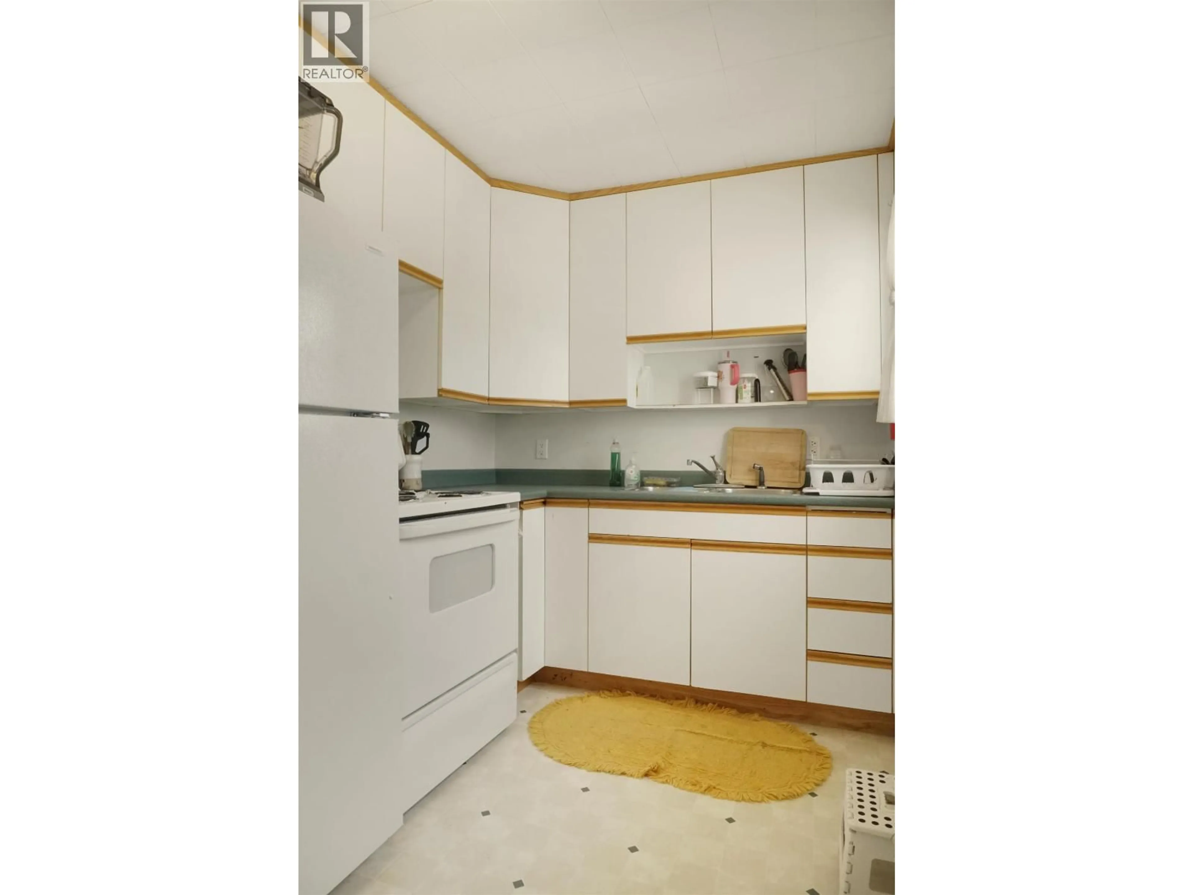Standard kitchen, unknown for 19 WIDGEON STREET, Kitimat British Columbia V8C1L4