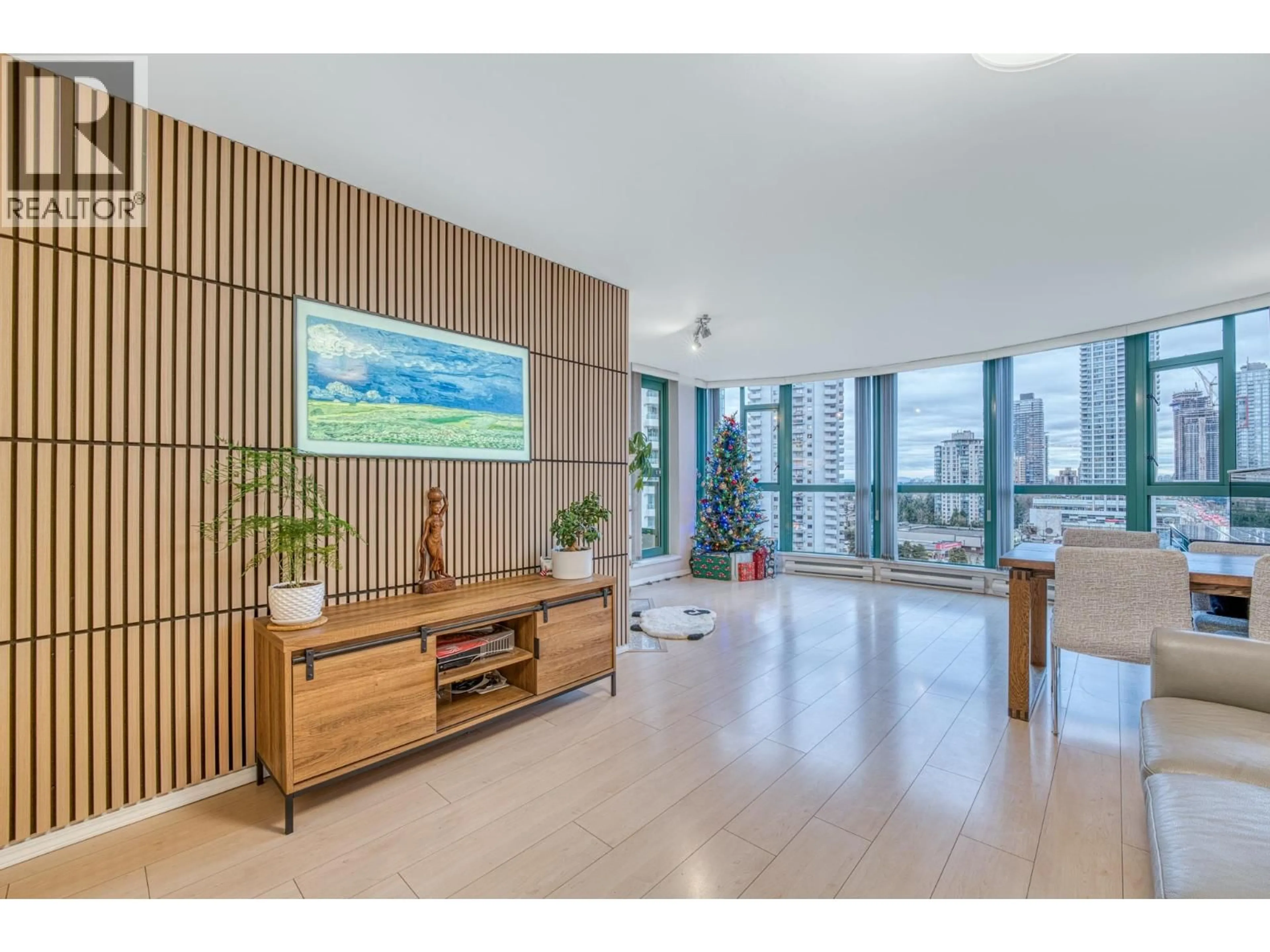 Indoor foyer for 1102 - 5899 WILSON AVENUE, Burnaby British Columbia V5H4R9