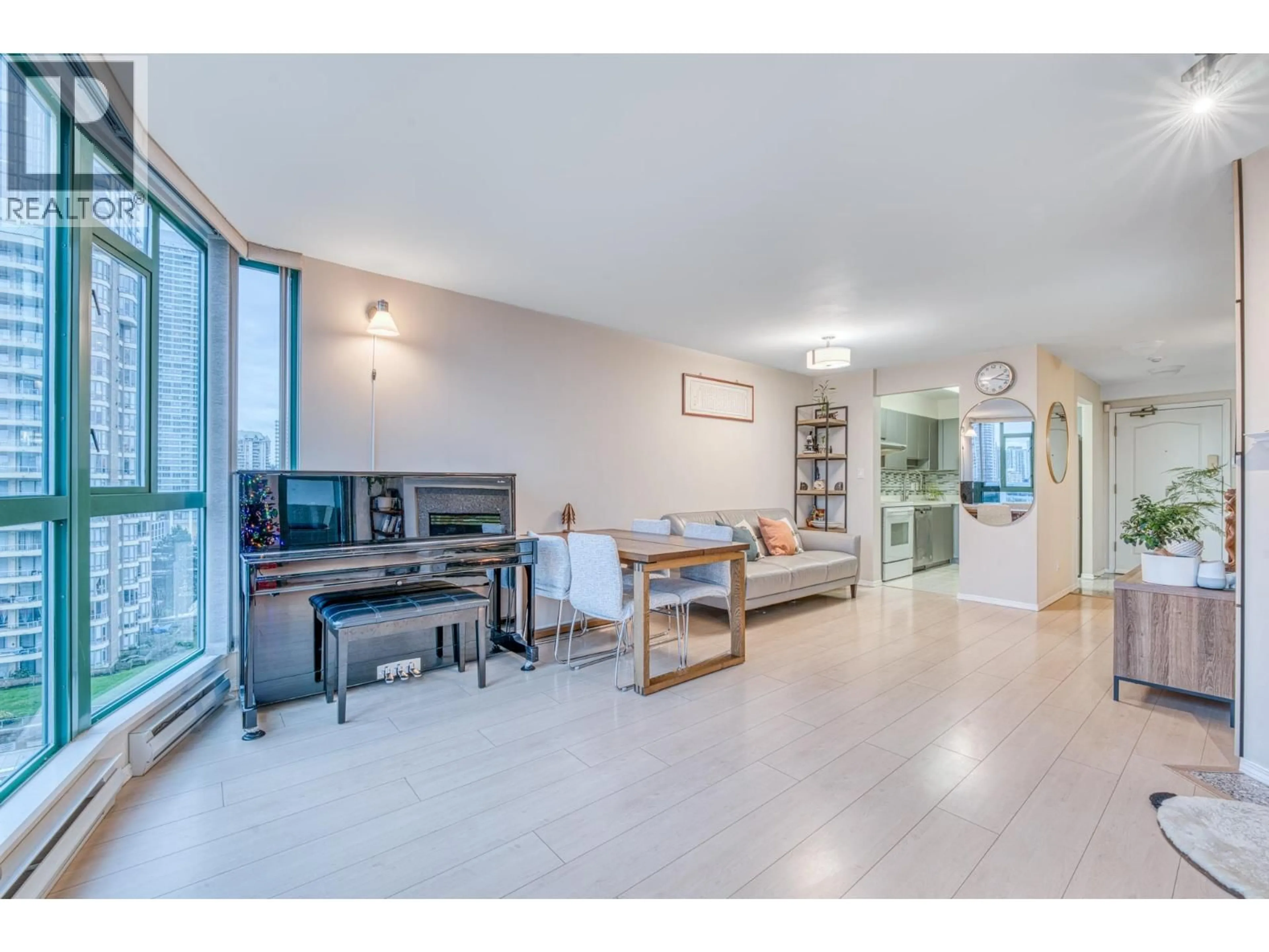 Unknown for 1102 - 5899 WILSON AVENUE, Burnaby British Columbia V5H4R9