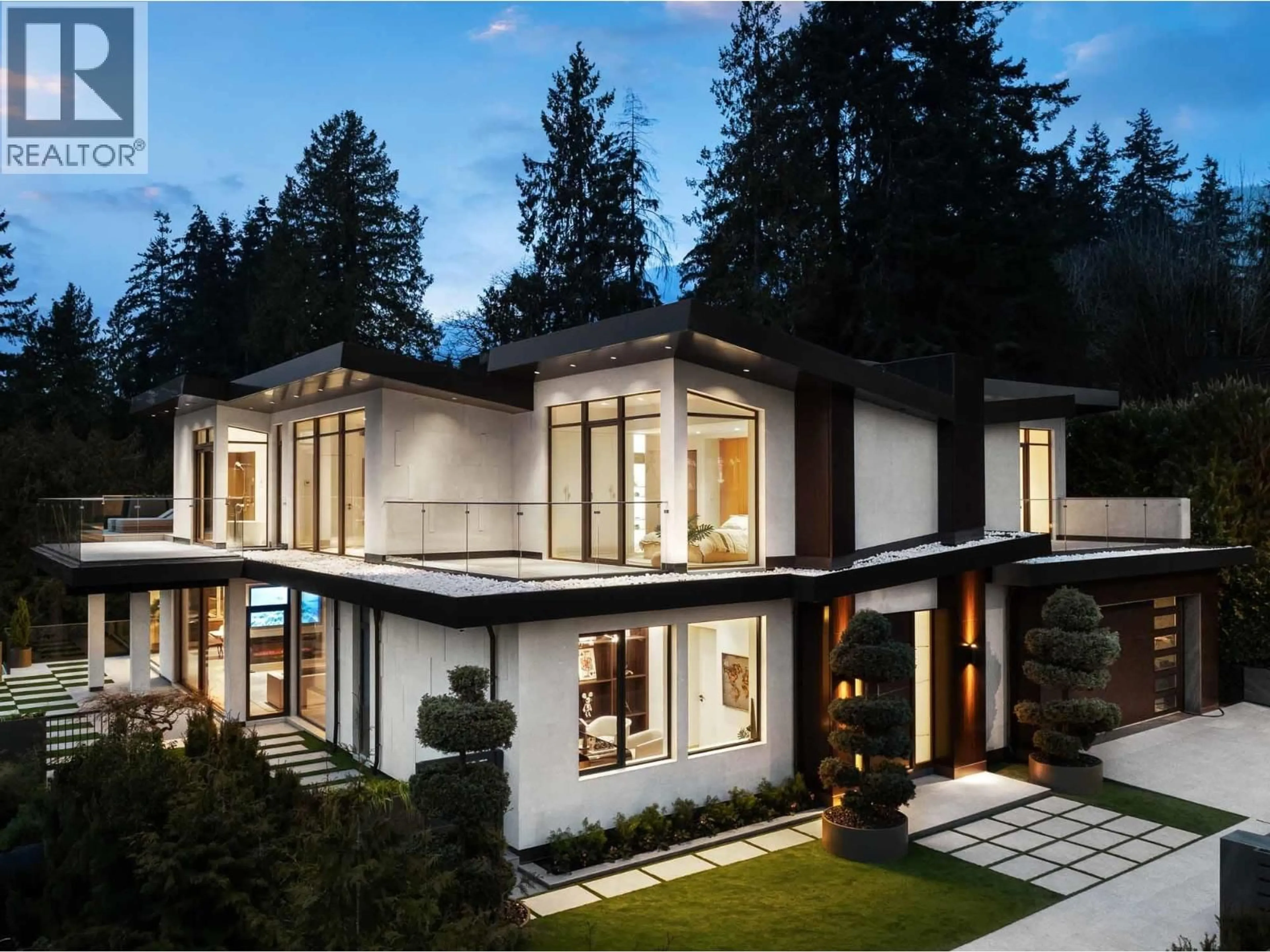 Home with vinyl exterior material, mountain view for 1405 28TH STREET, West Vancouver British Columbia V7V1M1
