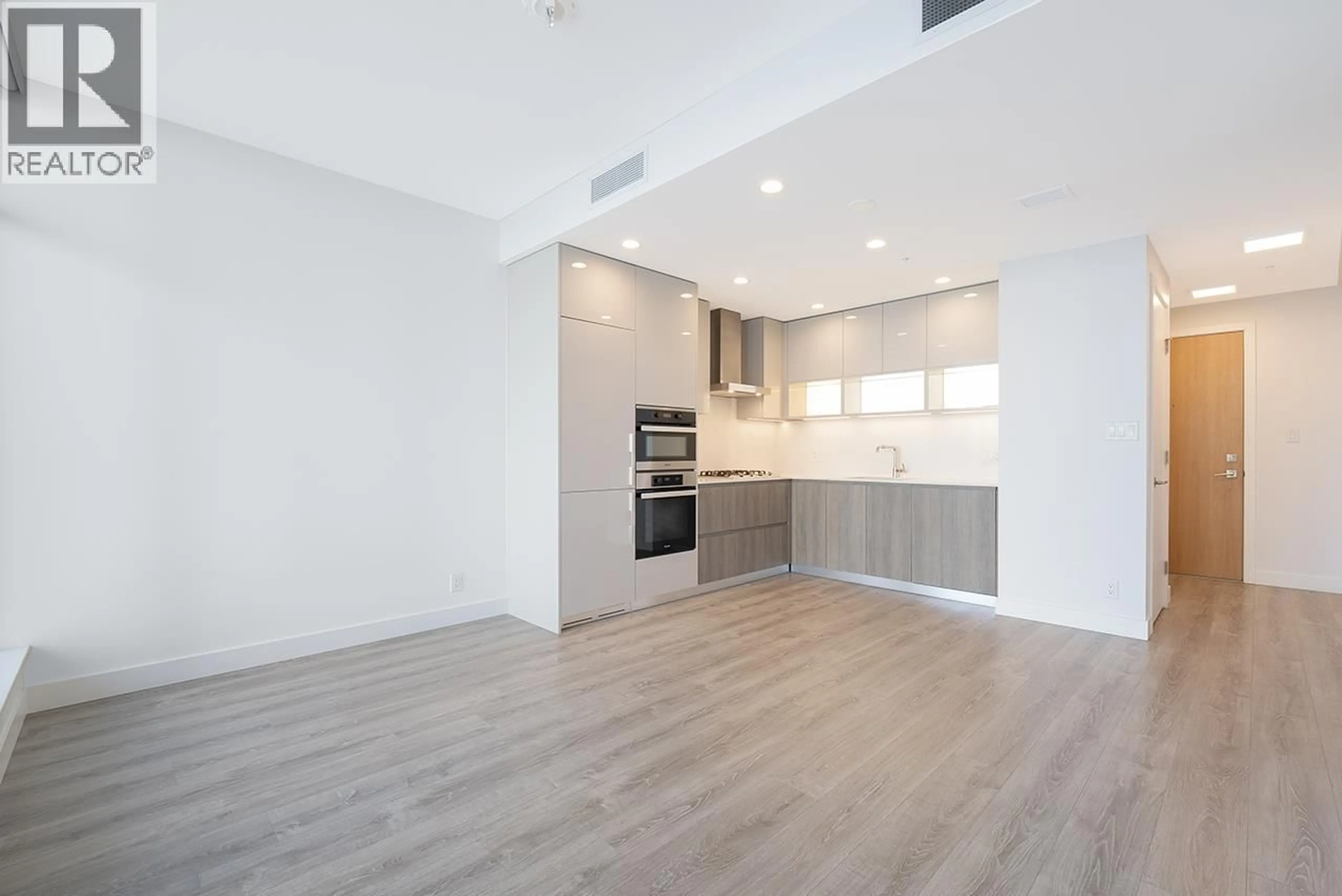 Open concept kitchen, unknown for 1607 - 6511 SUSSEX AVENUE, Burnaby British Columbia V5H0K5
