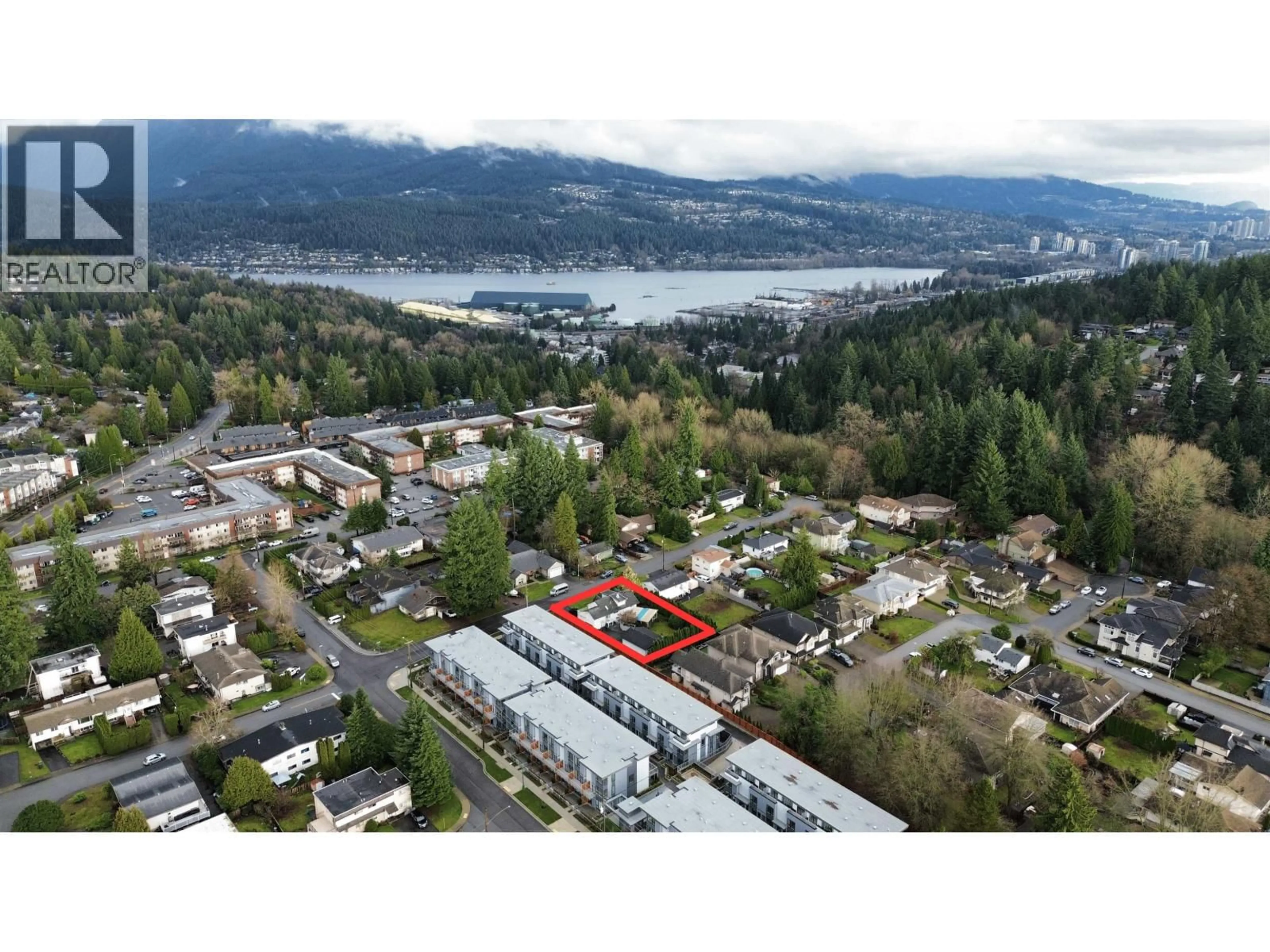 A pic from outside/outdoor area/front of a property/back of a property/a pic from drone, mountain view for 810 CATHERINE AVENUE, Coquitlam British Columbia V3J4L7