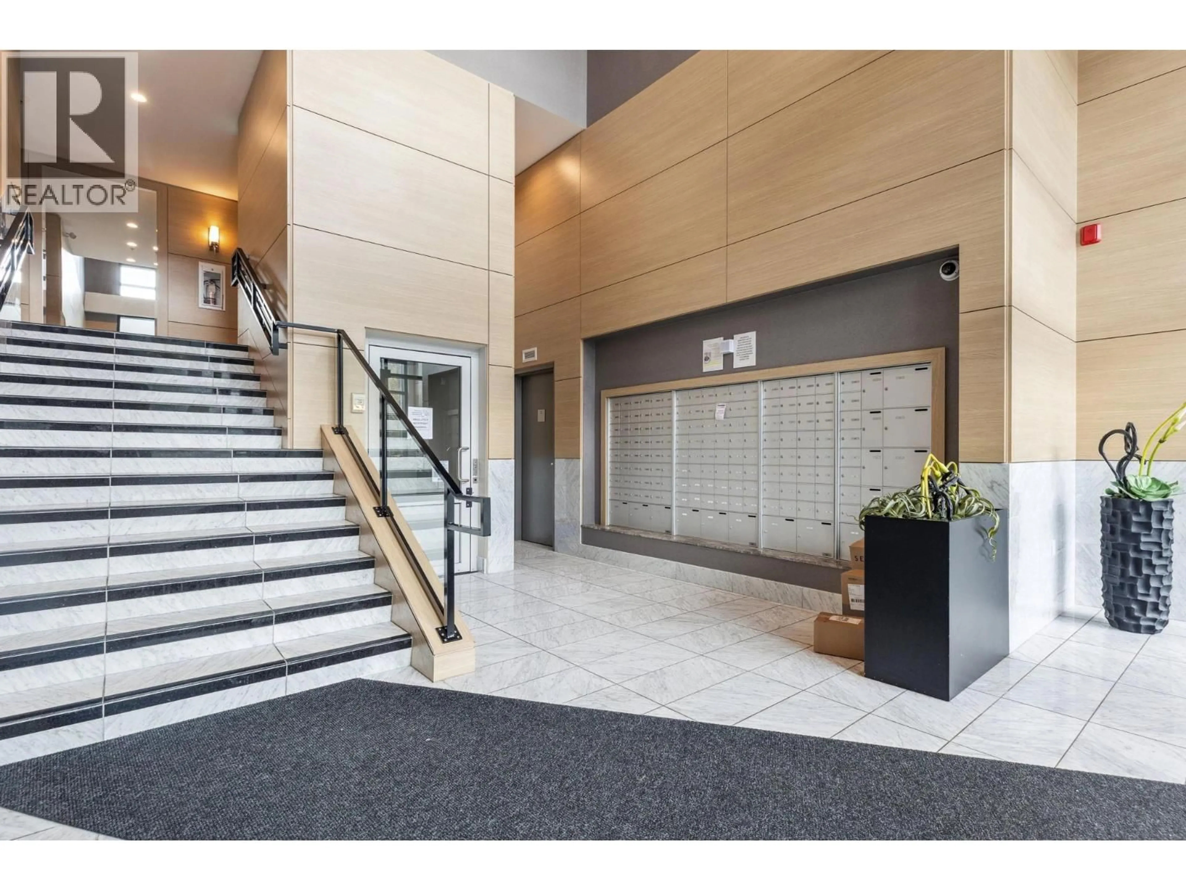 Indoor foyer for 326 - 9213 ODLIN ROAD, Richmond British Columbia V6X0V5