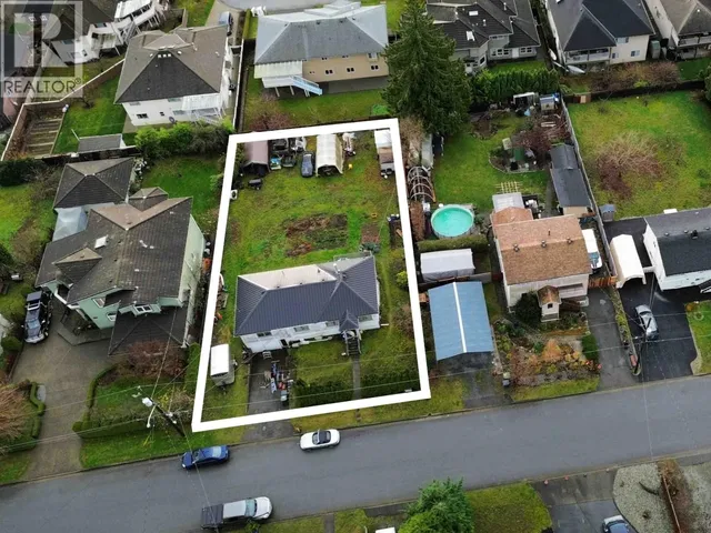 820 CATHERINE AVENUE, Coquitlam 3