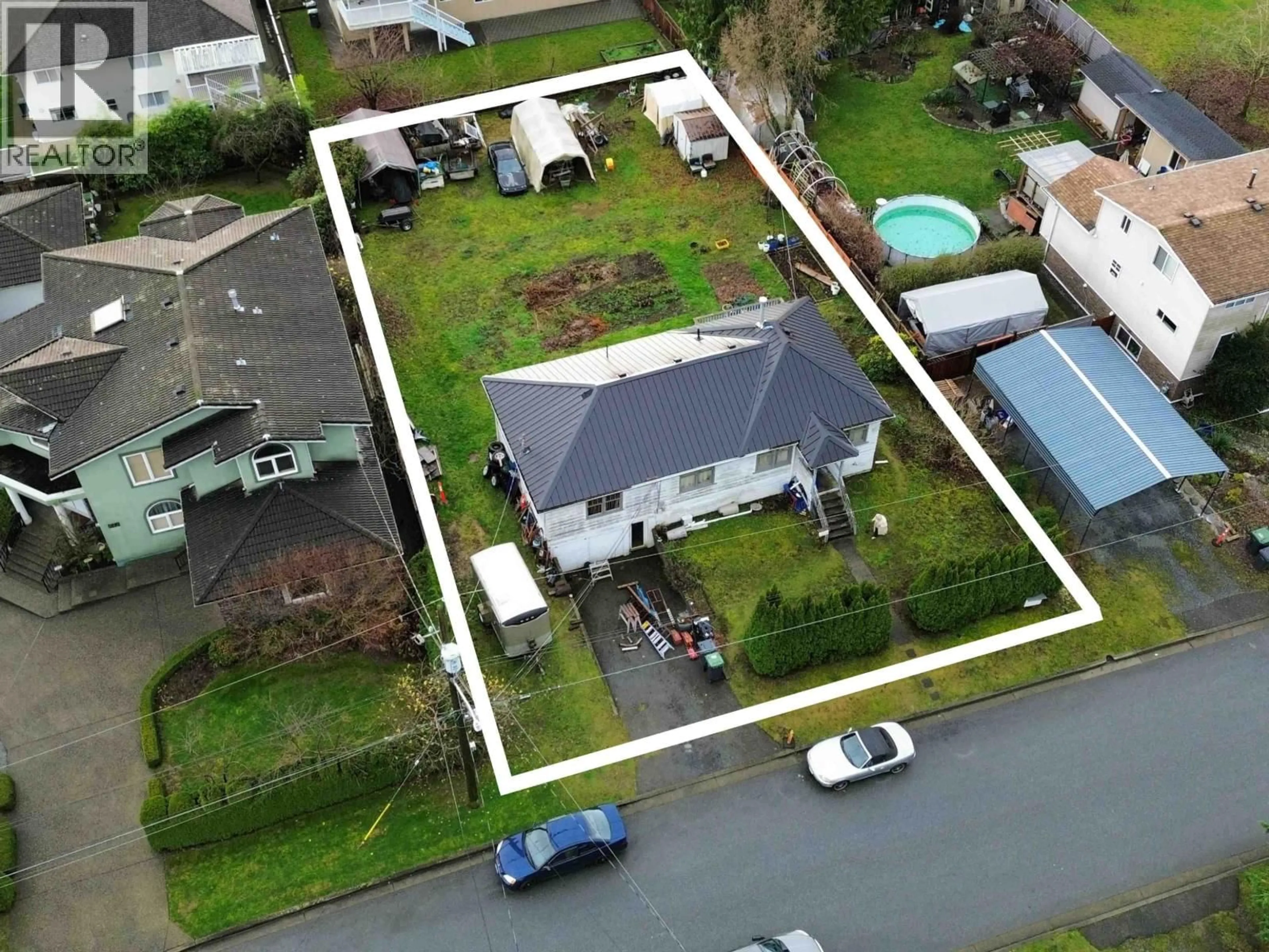 A pic from outside/outdoor area/front of a property/back of a property/a pic from drone, street for 820 CATHERINE AVENUE, Coquitlam British Columbia V3J4L7