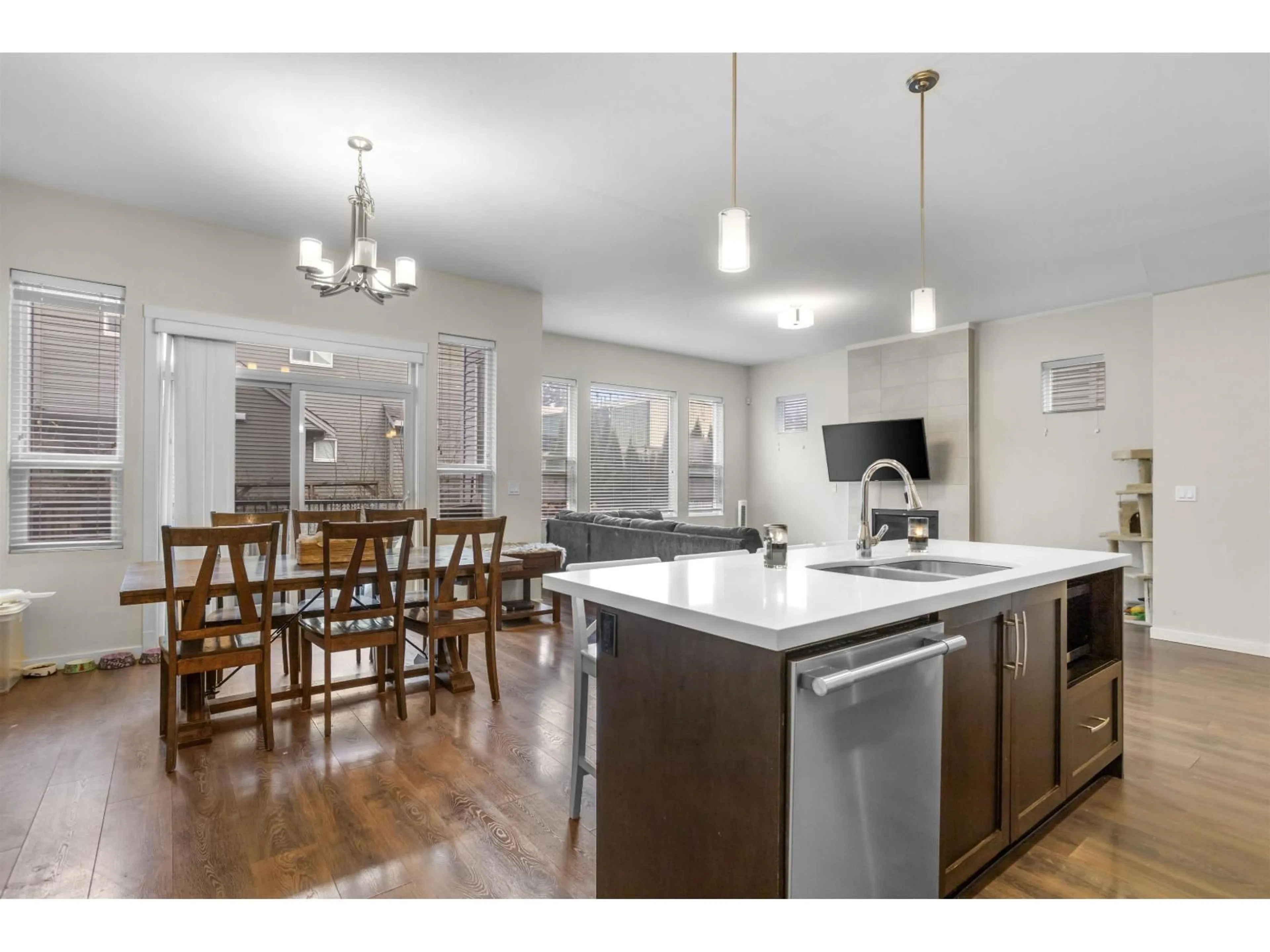 Open concept kitchen, unknown for 27557 27A AVENUE, Langley British Columbia V4W0C4