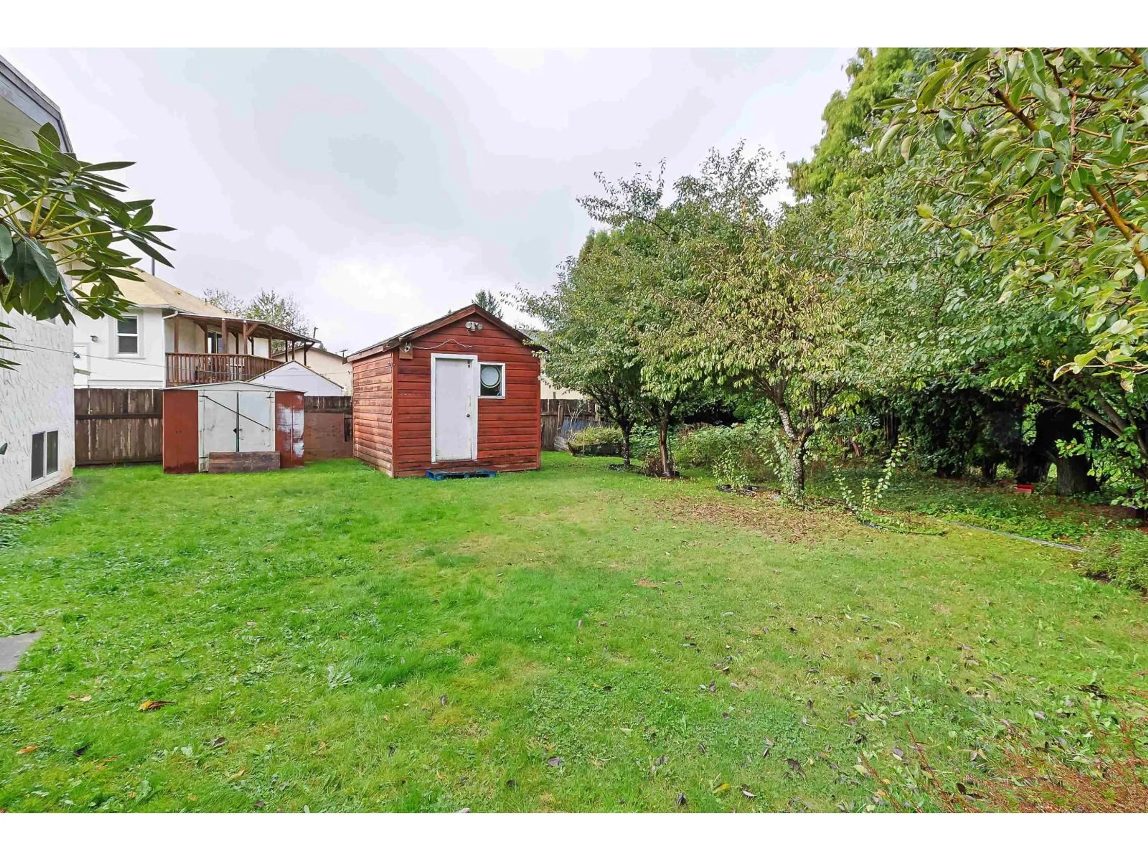 Shed for 33405 GEORGE FERGUSON WAY, Abbotsford British Columbia V2S2L9