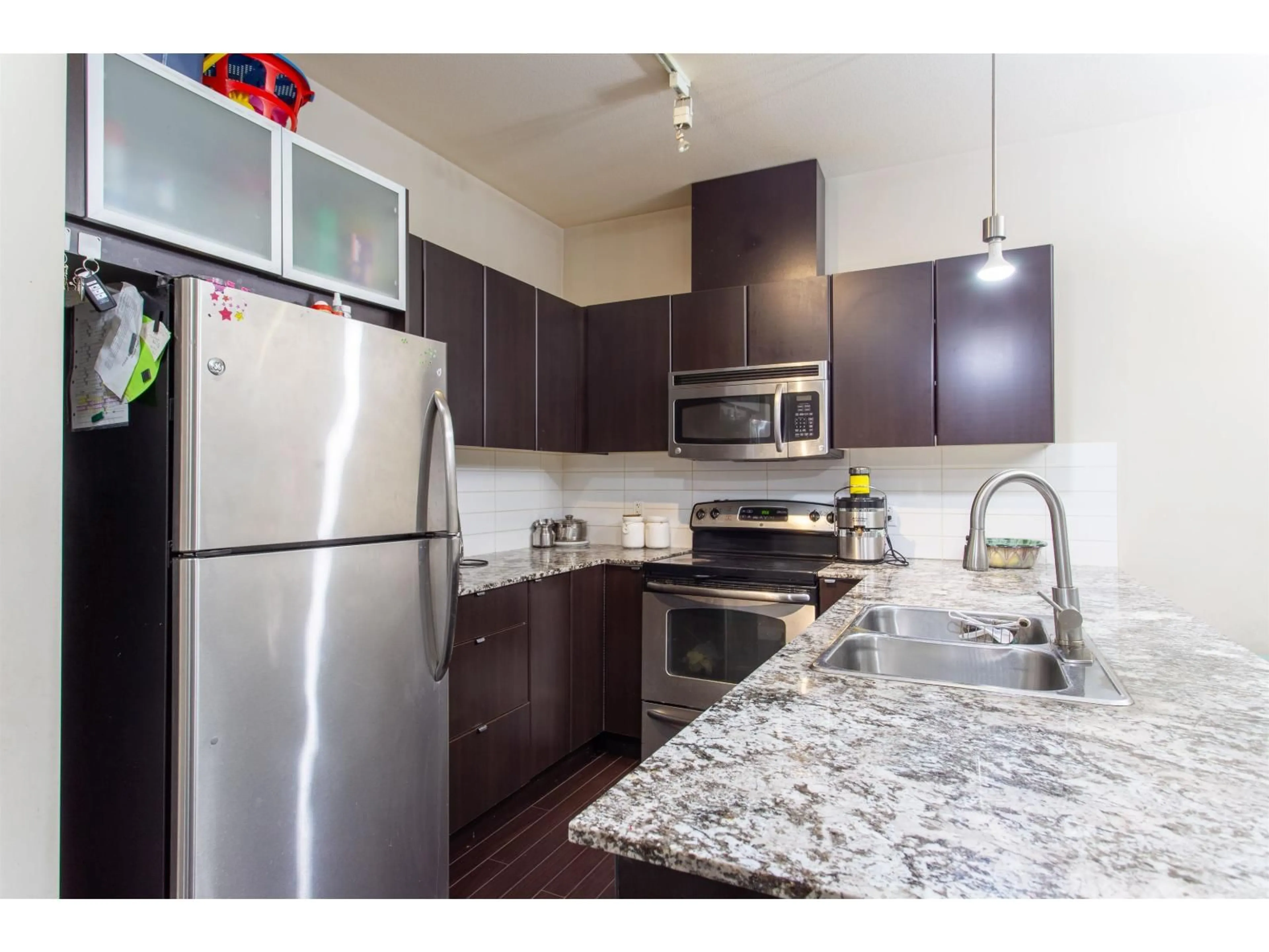 Standard kitchen, unknown for 409 - 9655 KING GEORGE BOULEVARD, Surrey British Columbia V3T0C7