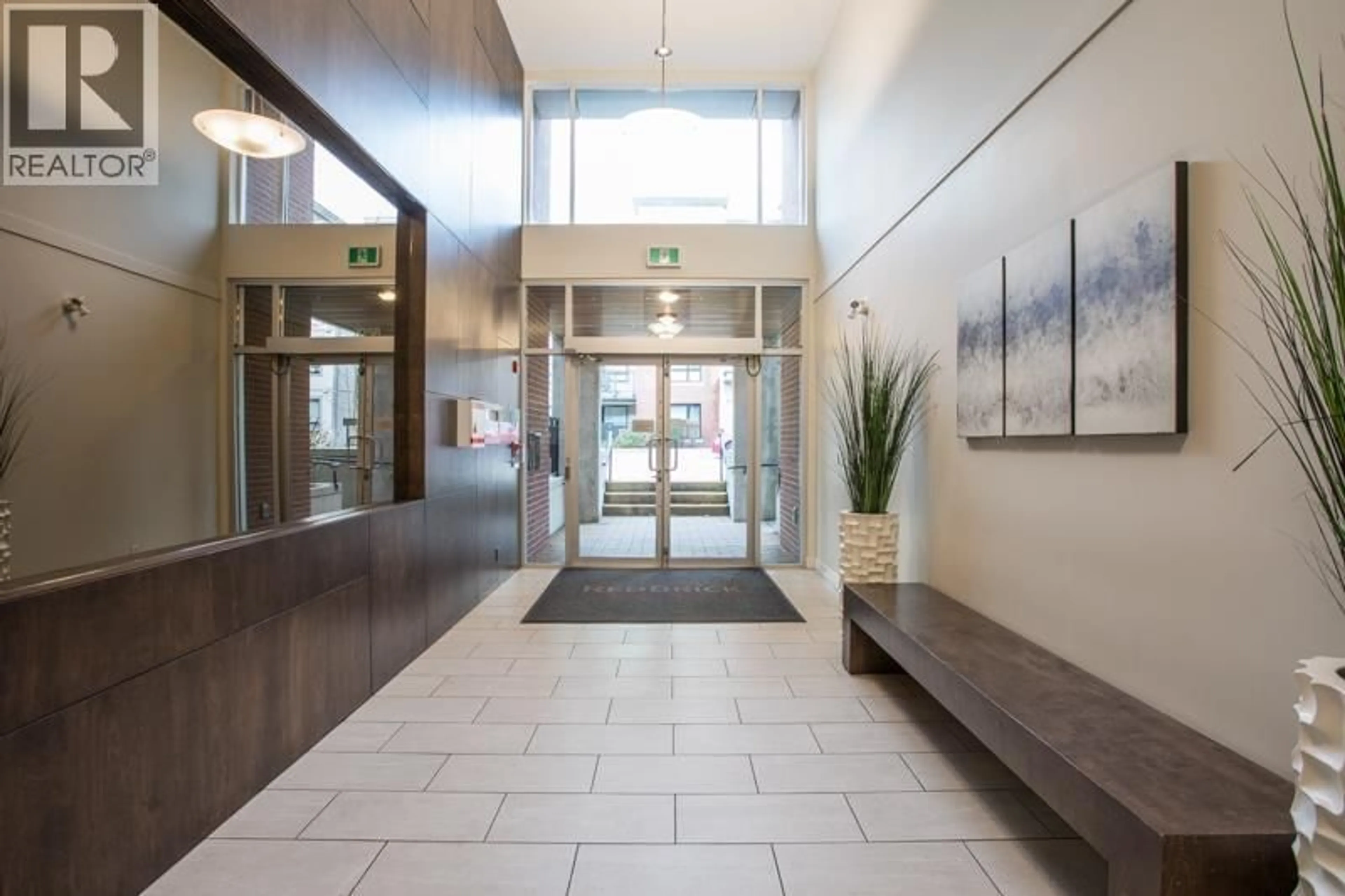 Indoor foyer for 417 - 7058 14TH AVENUE, Burnaby British Columbia V3N0E6