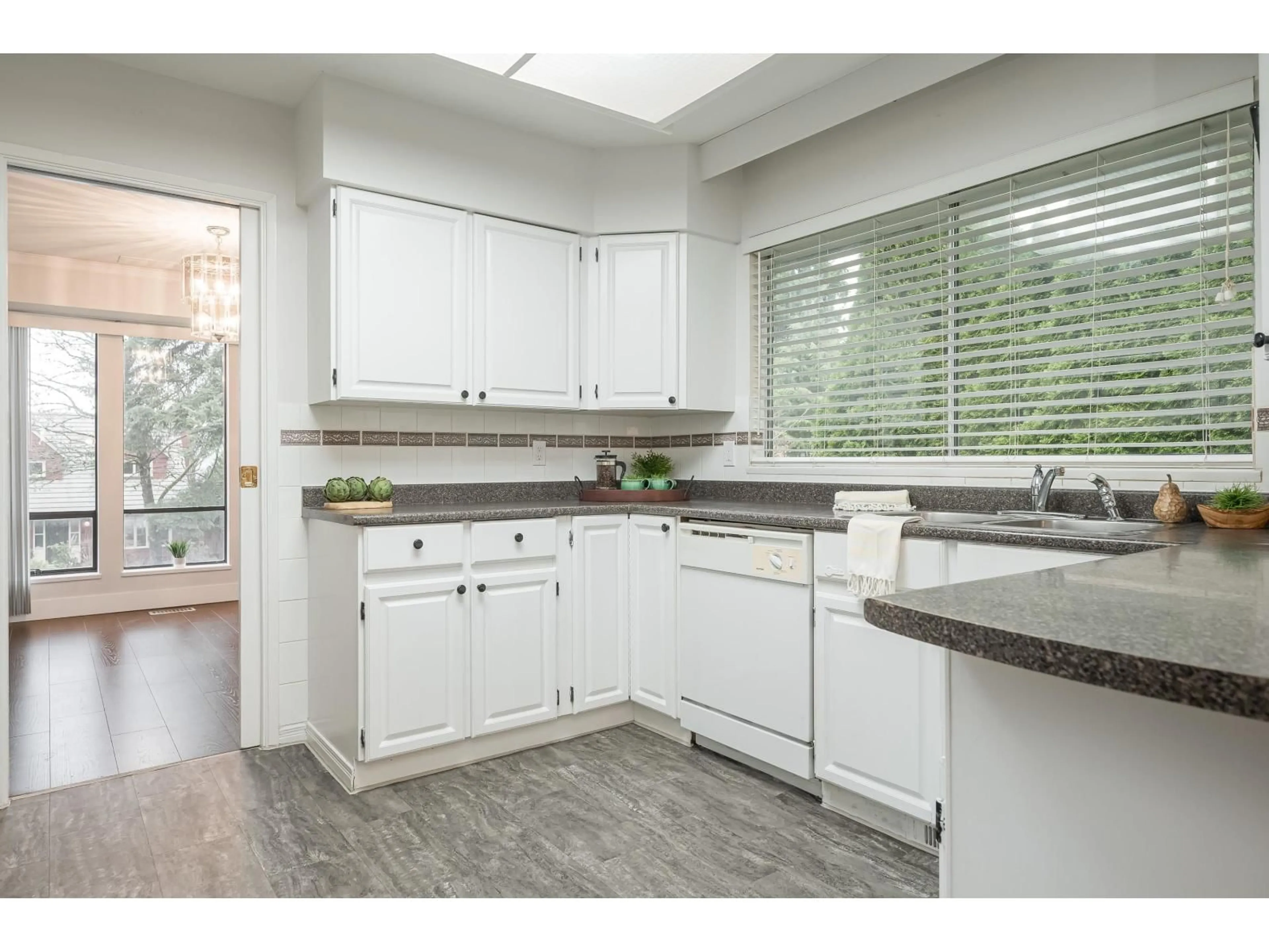 Open concept kitchen, unknown for 11794 99A STREET, Surrey British Columbia V3V2R1