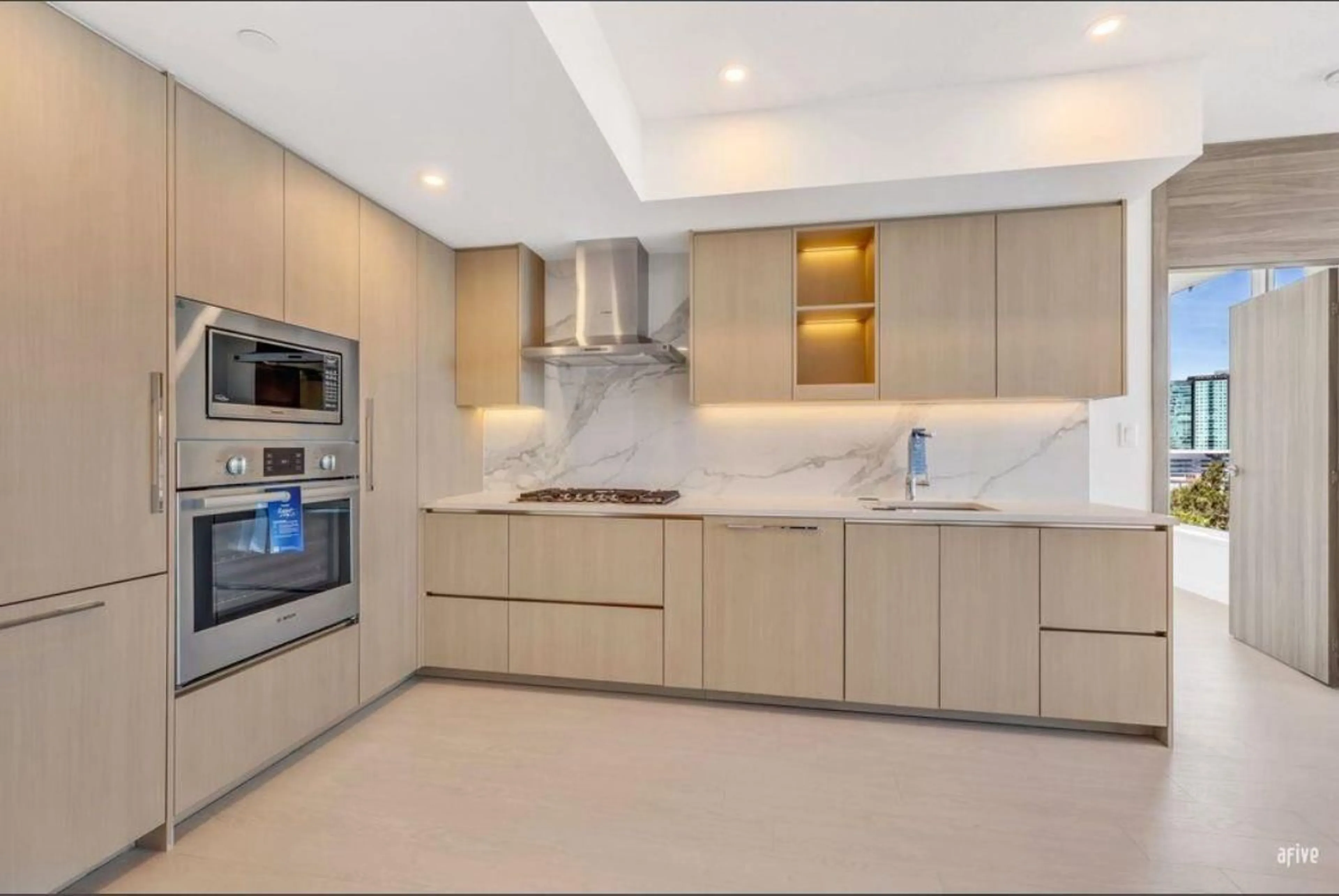 Open concept kitchen, ceramic/tile floor for 1310 - 13768 100 AVENUE, Surrey British Columbia V3T0V2