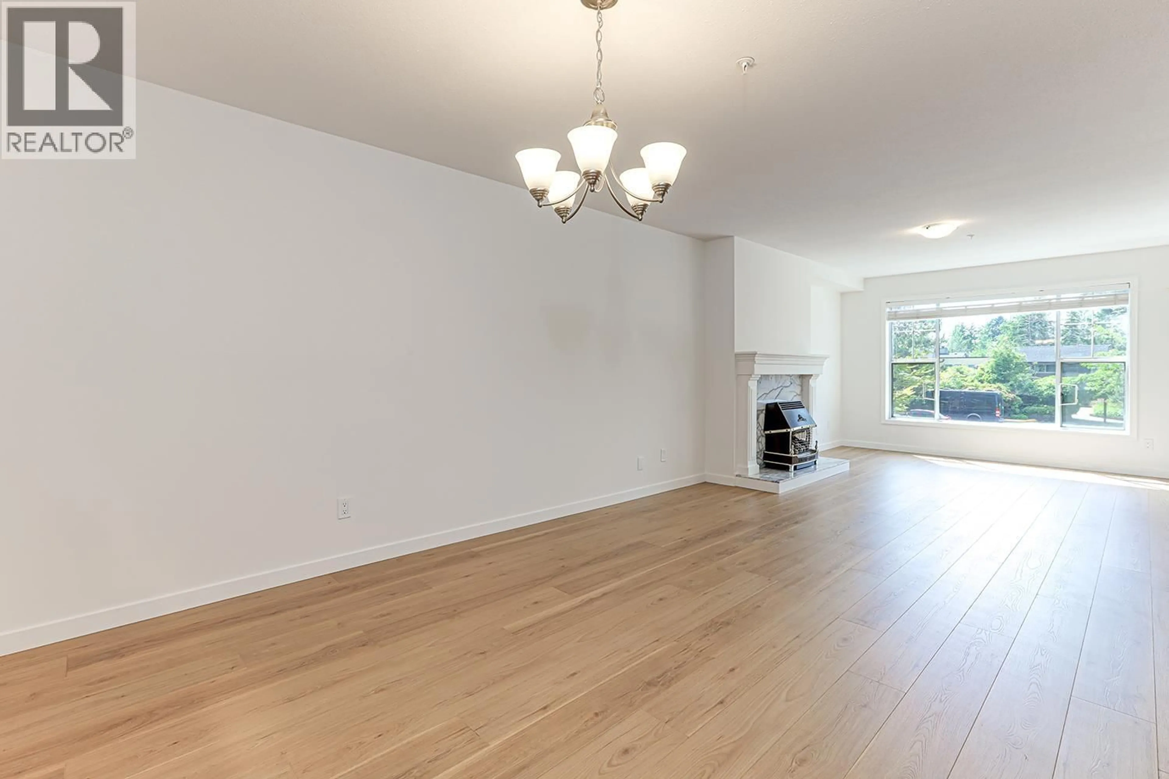 A pic of a room for 201 - 1150 54A STREET, Delta British Columbia V4M4B5