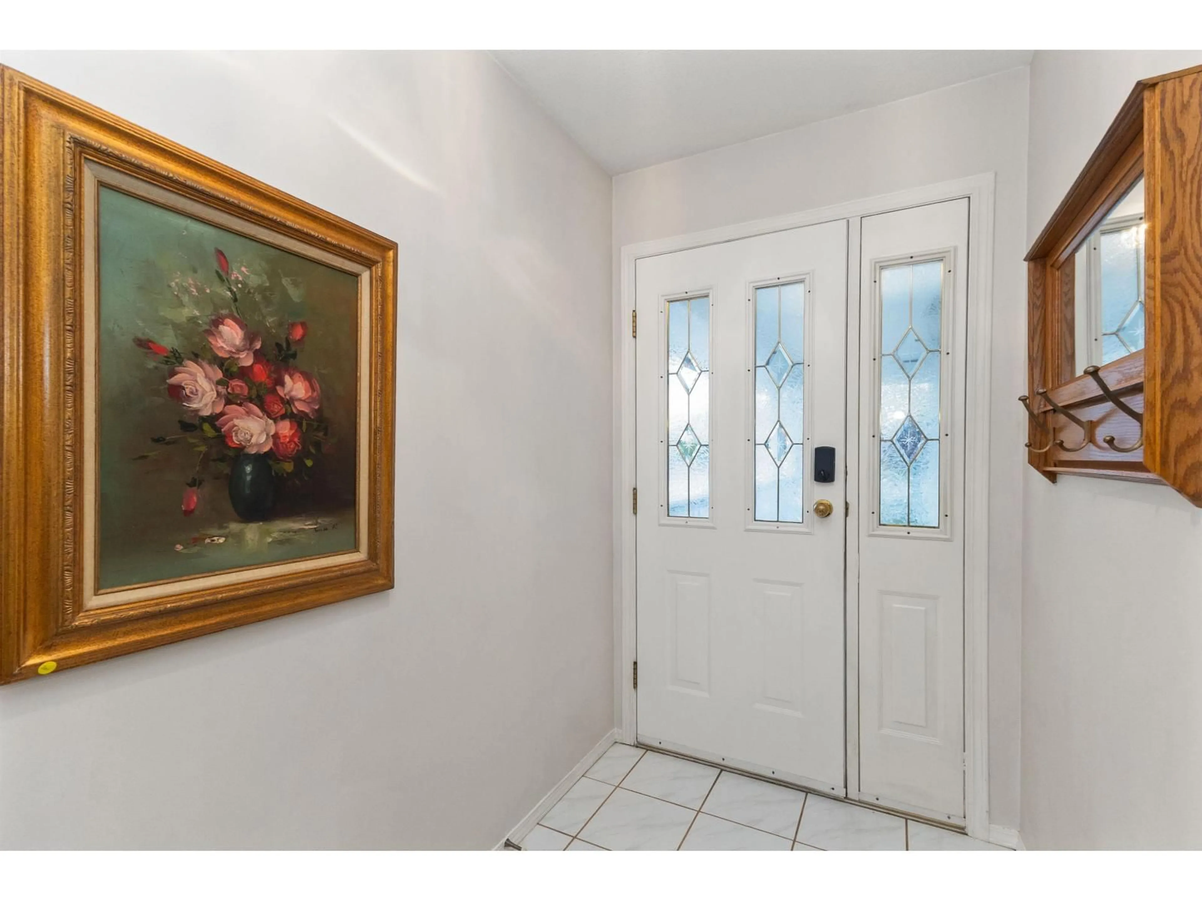 Indoor entryway for 34825 CASSIAR COURT, Abbotsford British Columbia V2S7G9