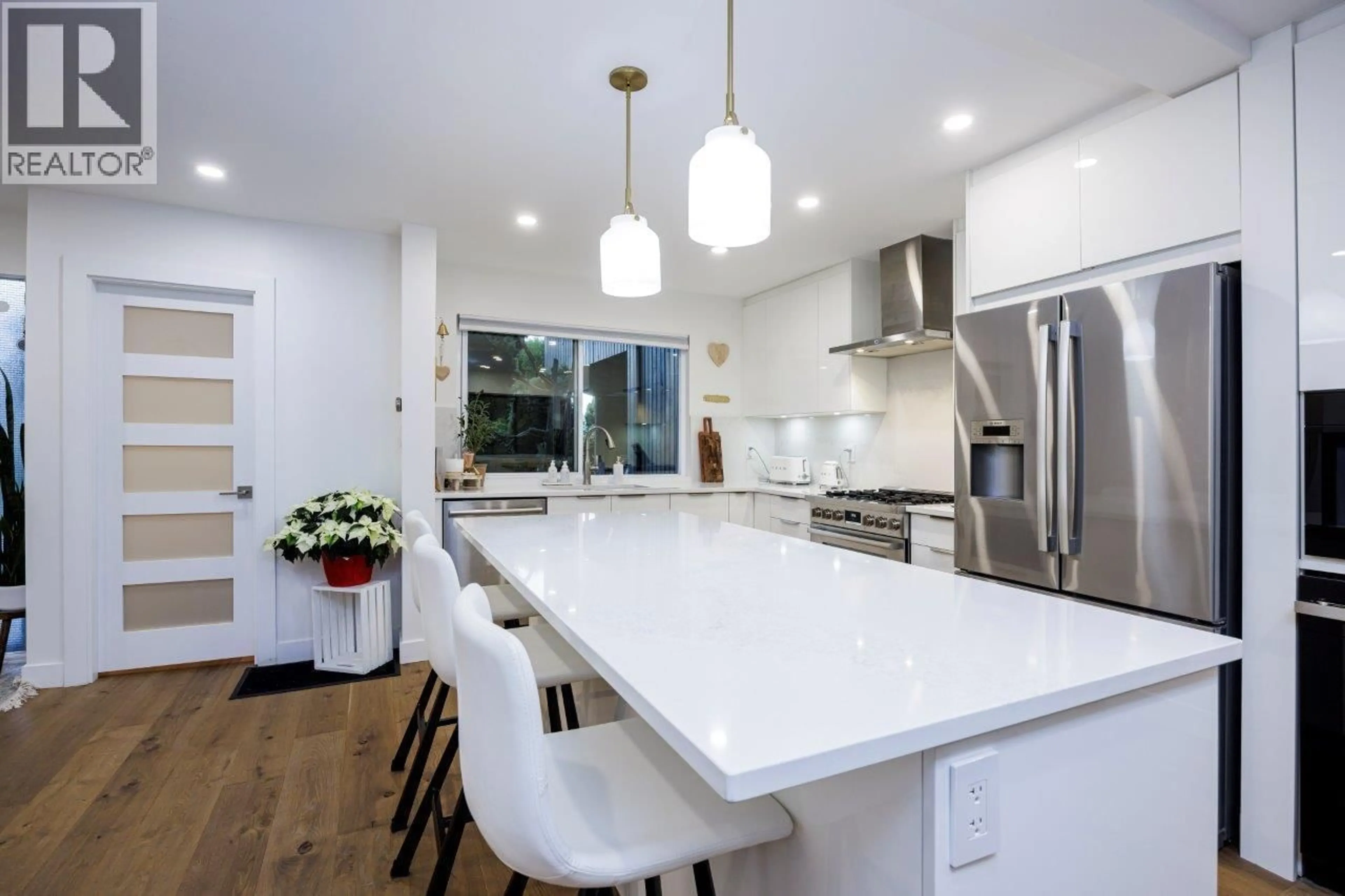 Contemporary kitchen, unknown for 209 - 4001 MT SEYMOUR PARKWAY, North Vancouver British Columbia V7G1C2