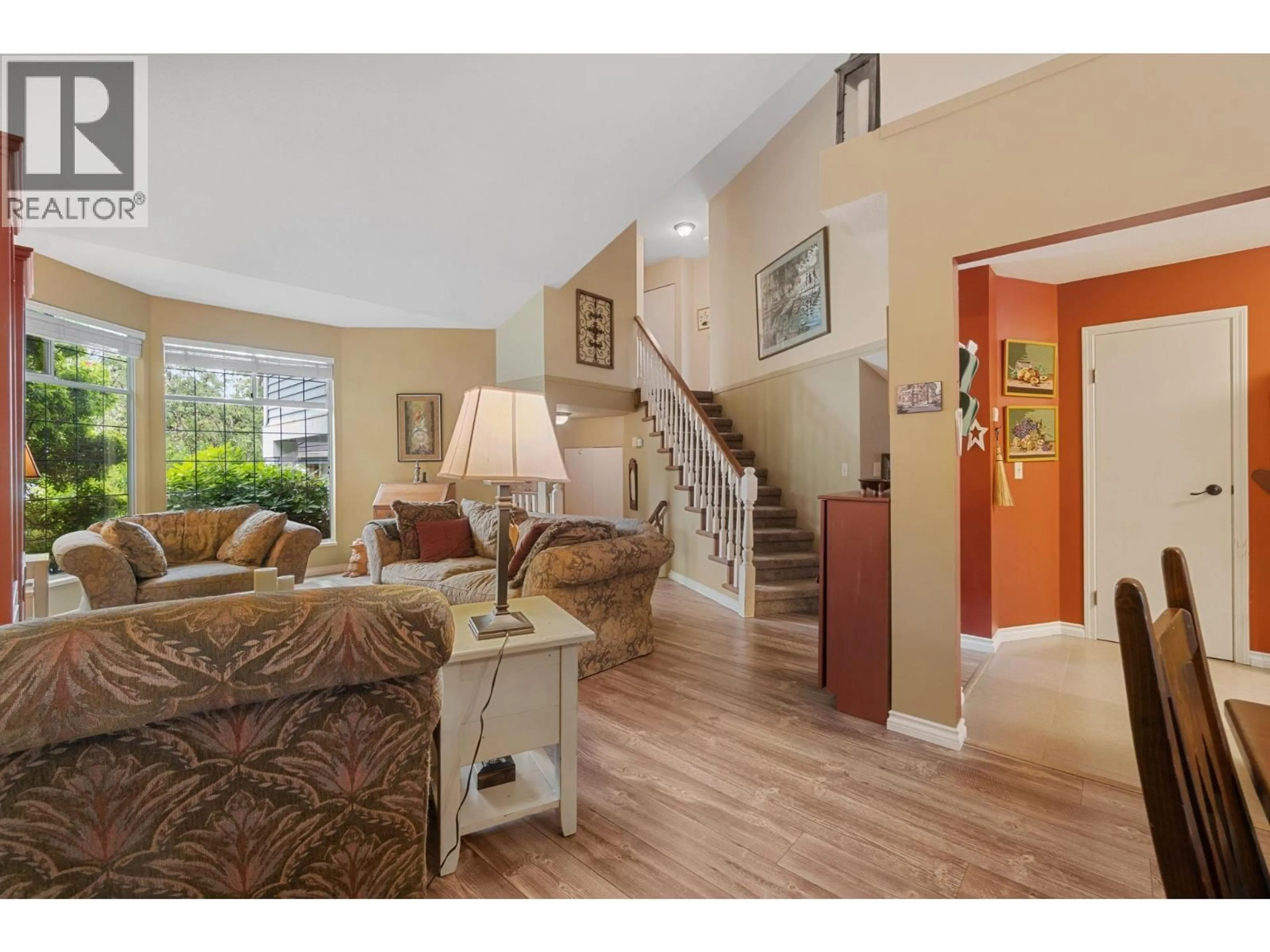 Indoor entryway for 1330 CIMARRON DRIVE, Coquitlam British Columbia V3B7B3